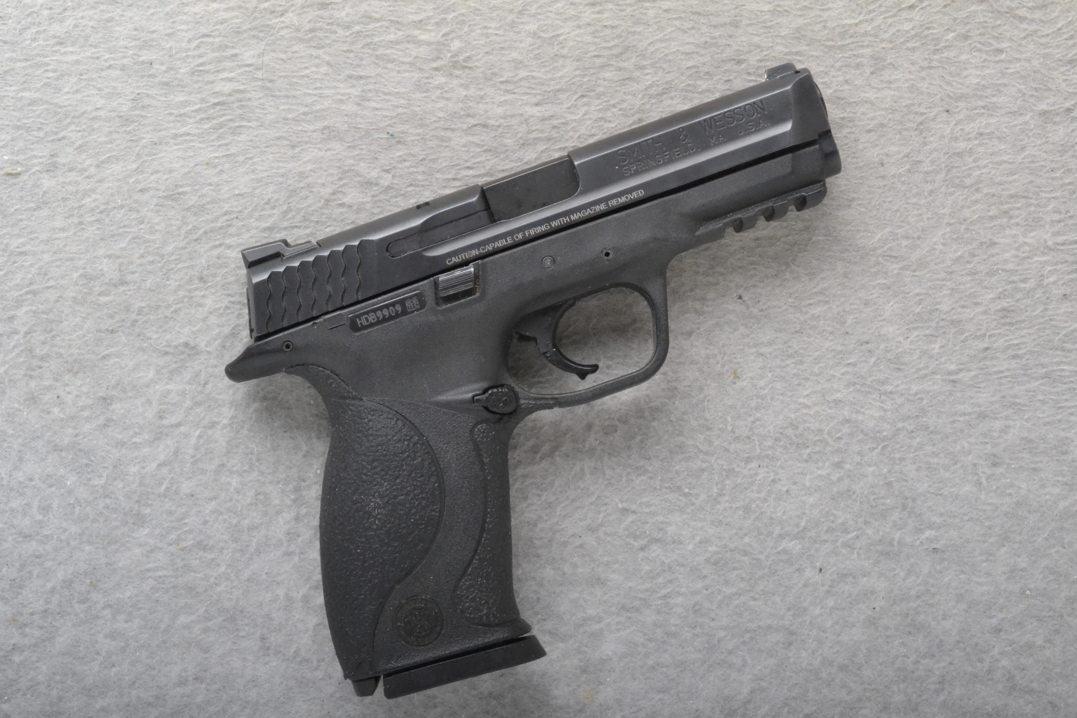 Image of Smith & Wesson ~ M&P 40 ~ .40 S&W