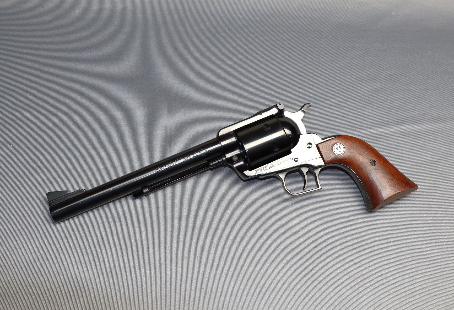 Ruger~New Model Super Blackhawk~.44 Magnum - Ruger