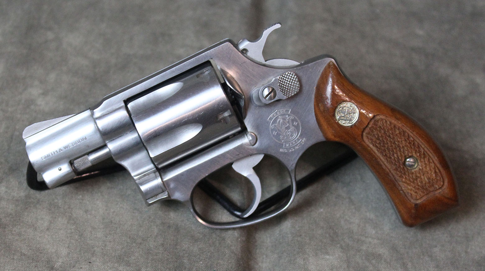 Image of Smith & Wesson ~ 60 ~ .38