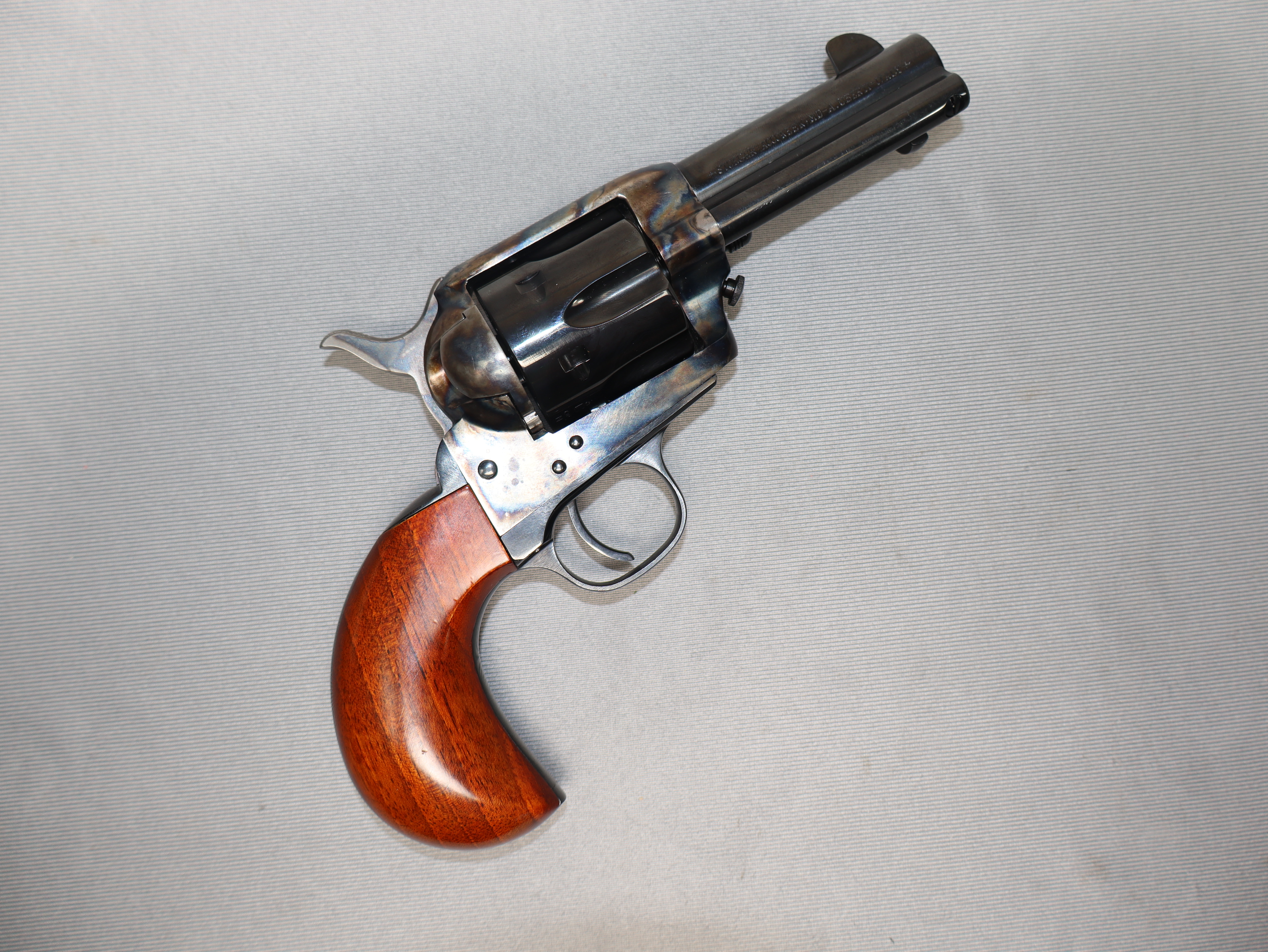 Uberti ~ 1873 ~ .45 Colt - Uberti