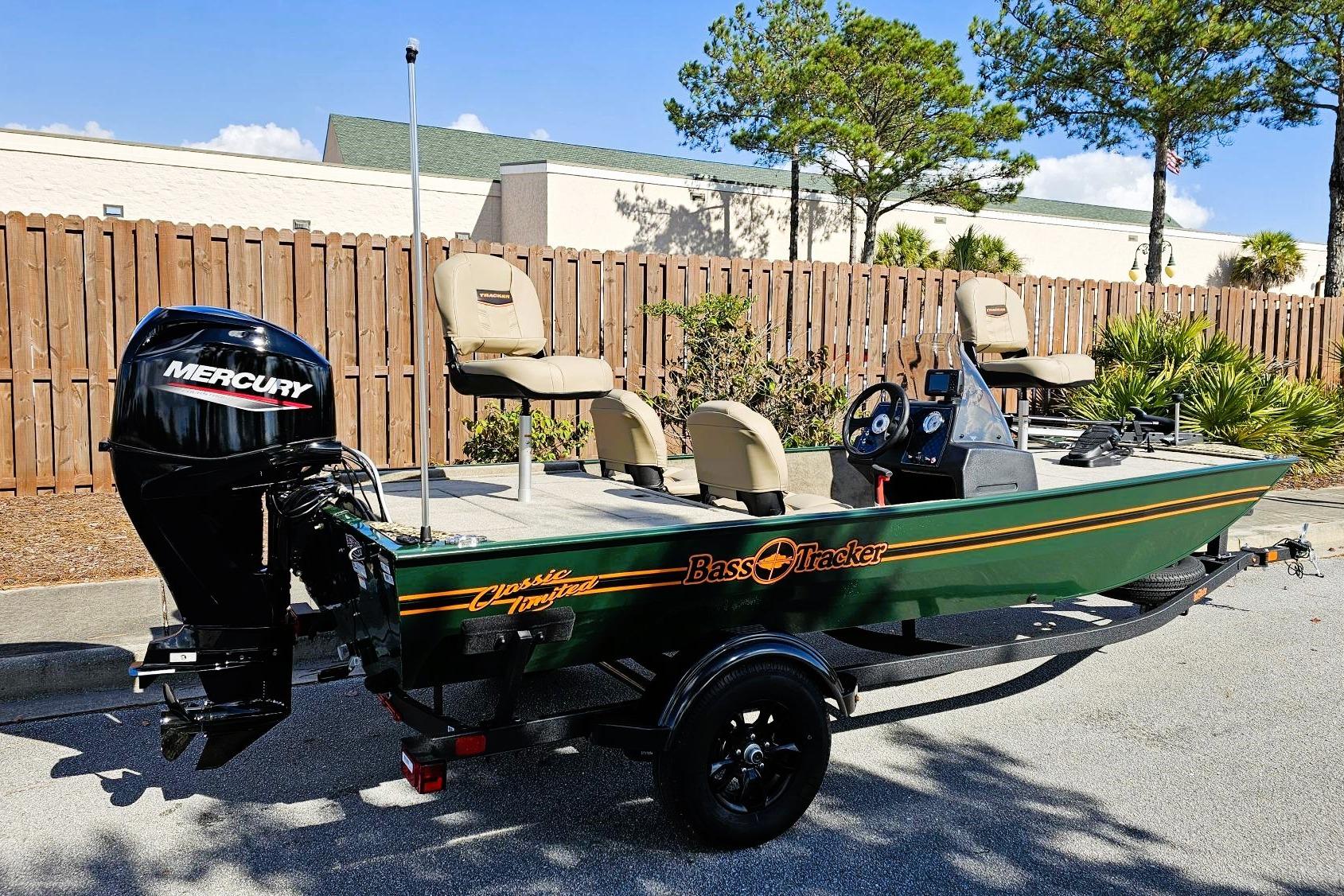 Image of 2026 TRACKER BASS TRACKER CLASSIC LIMITED