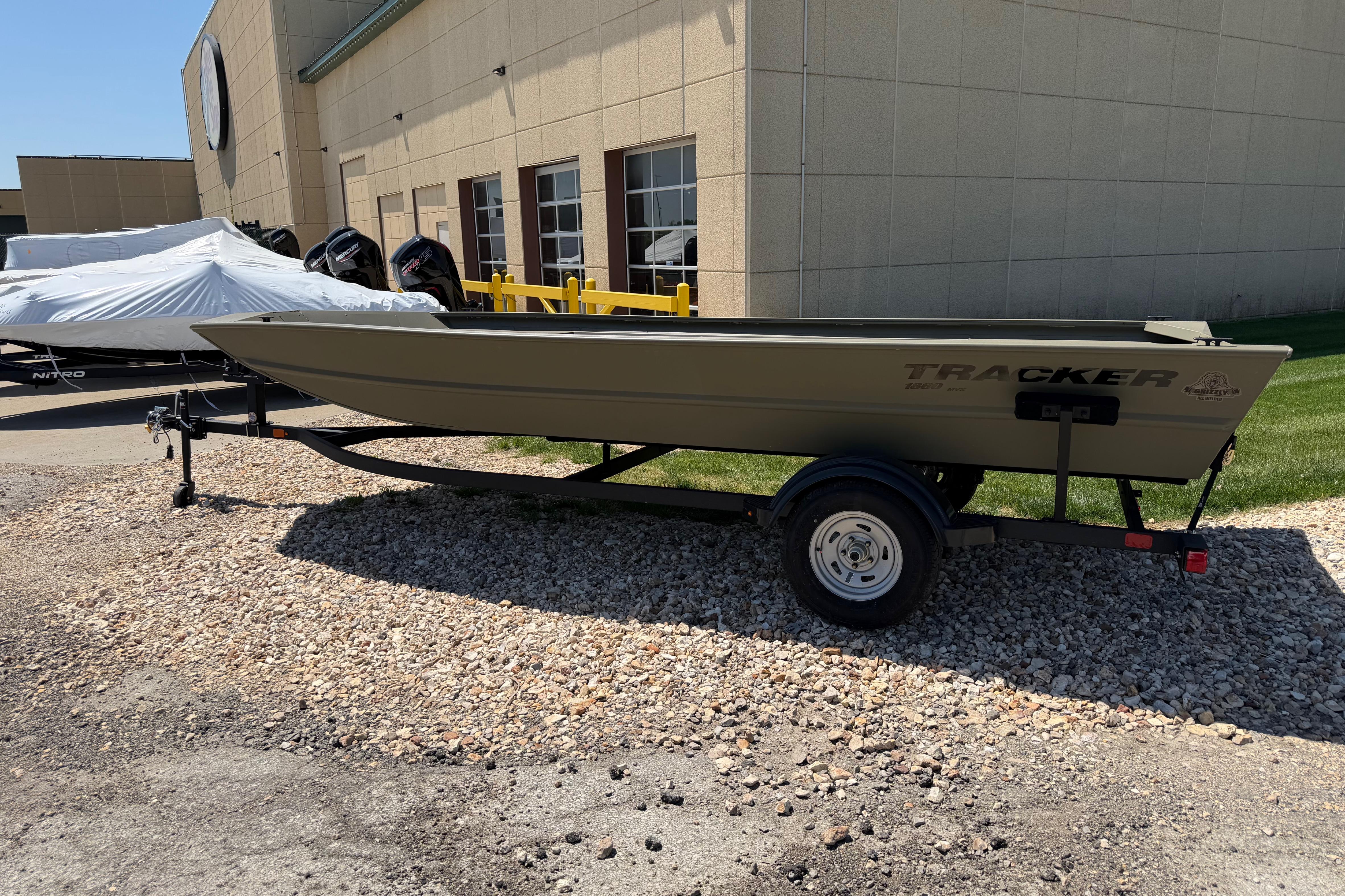 Image of 2026 TRACKER GRIZZLY 1860 UTILITY