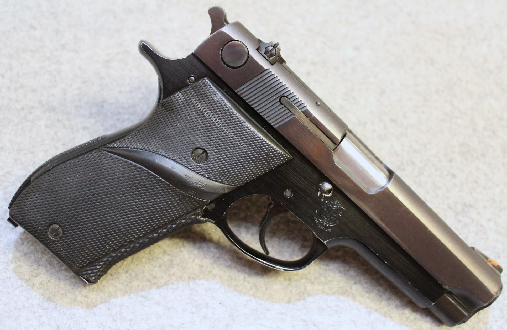 S&ampW ~ 39-2 ~ 9mm Luger - Smith & Wesson