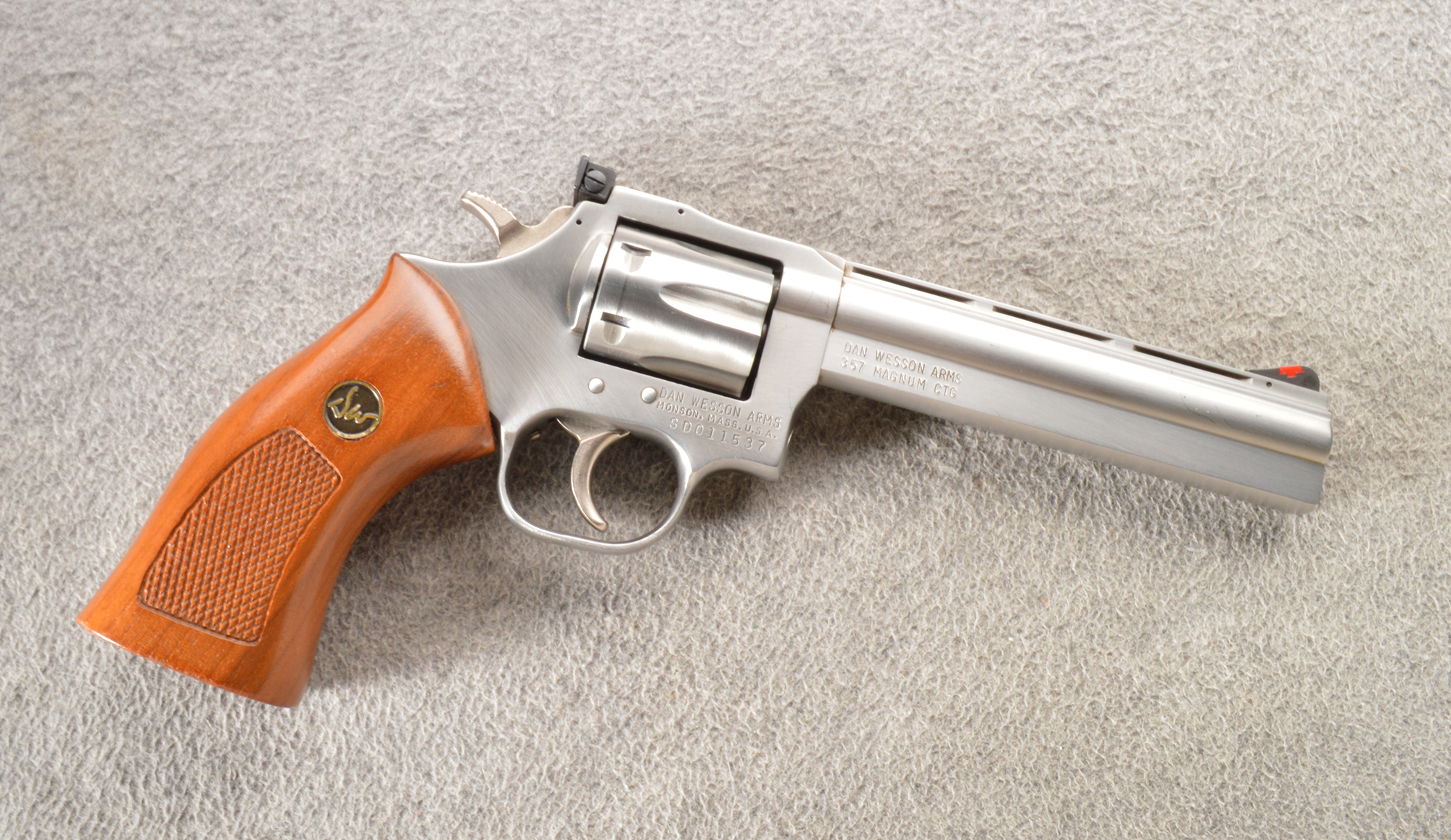 Dan Wesson ~ 715 ~357 Magnum - Dan Wesson