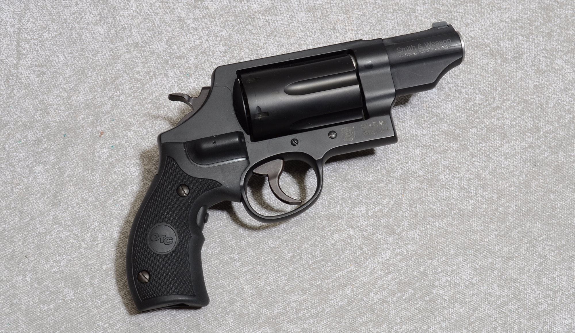 Image of "Smith & Wesson Governor Pistol, .45 Colt, .45 ACP, 410 Gauge -2.5"", 2.75"" Barrel, 2.5 lbs."