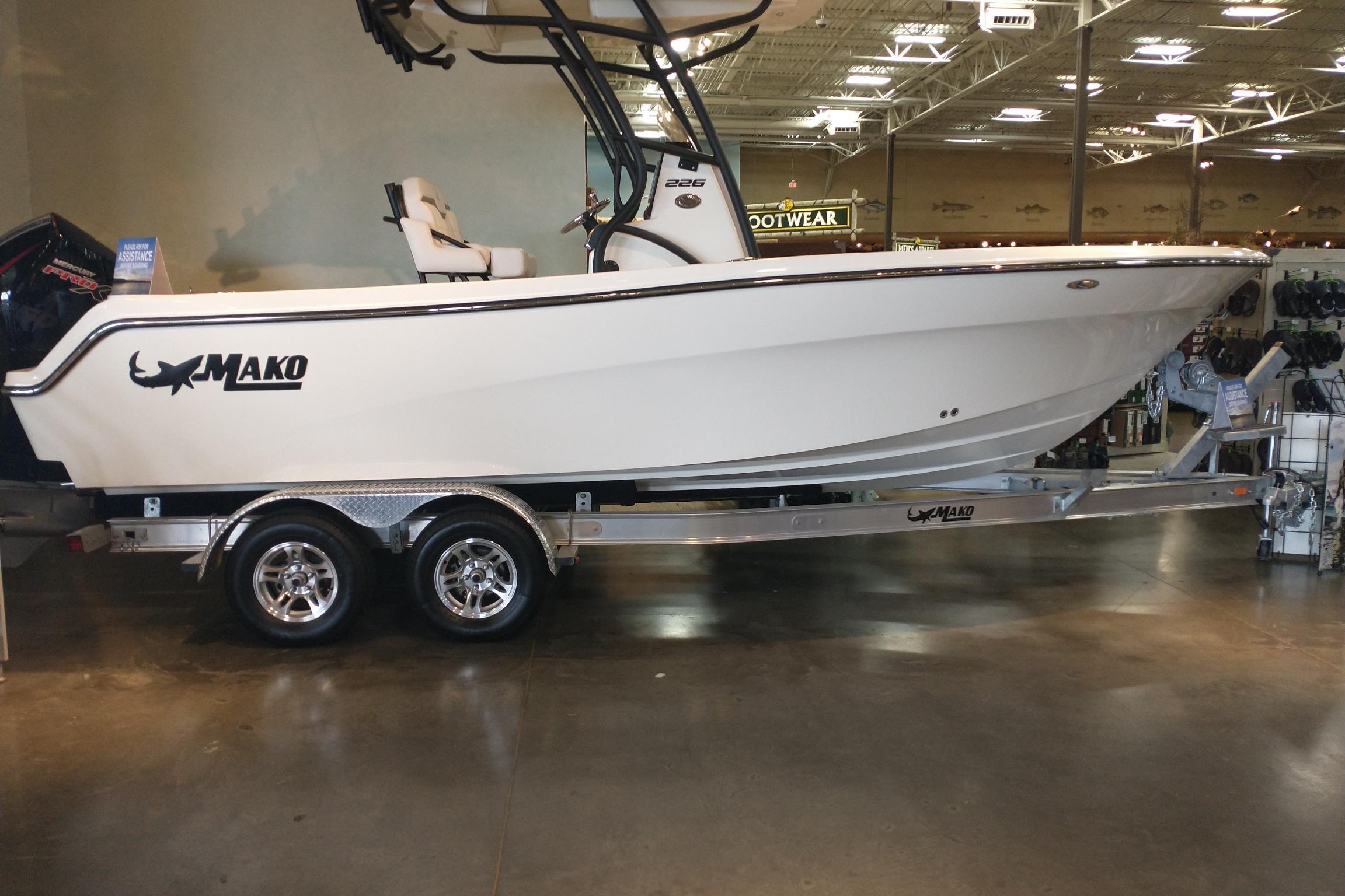 Image of 2026 MAKO 226 CC