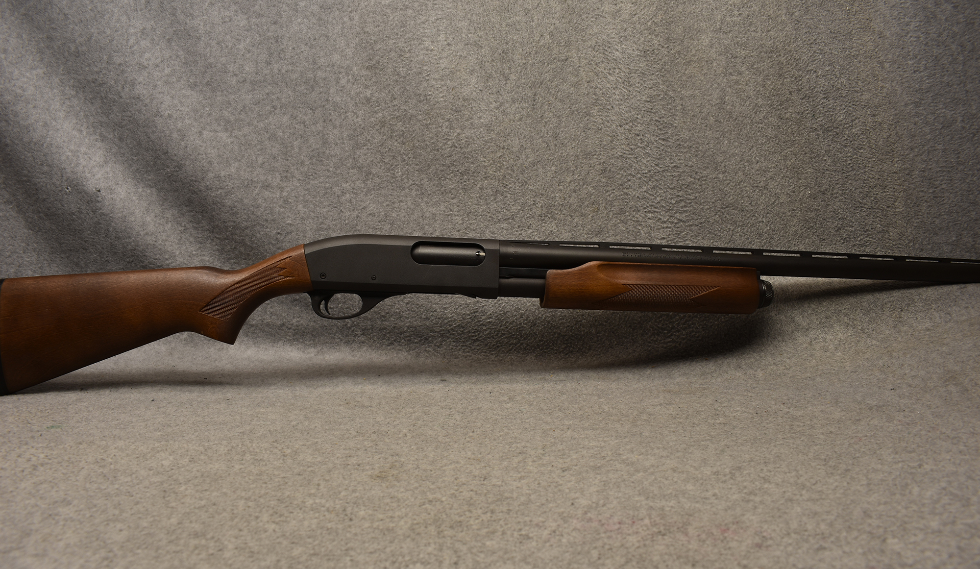Image of Remington ~ Model 870 Express Magnum ~ 12 Gauge