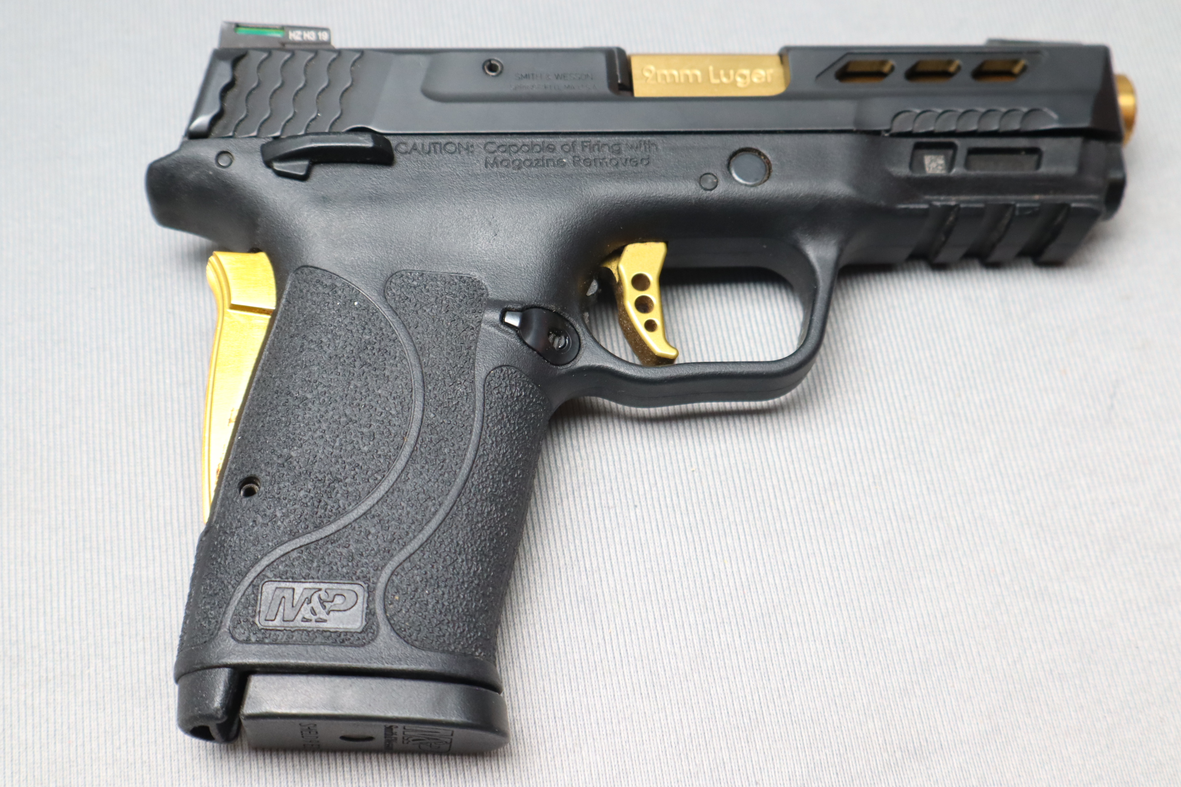 Image of Smith & Wesson ~ M&P 9 Shield EZ ~ 9m Luger