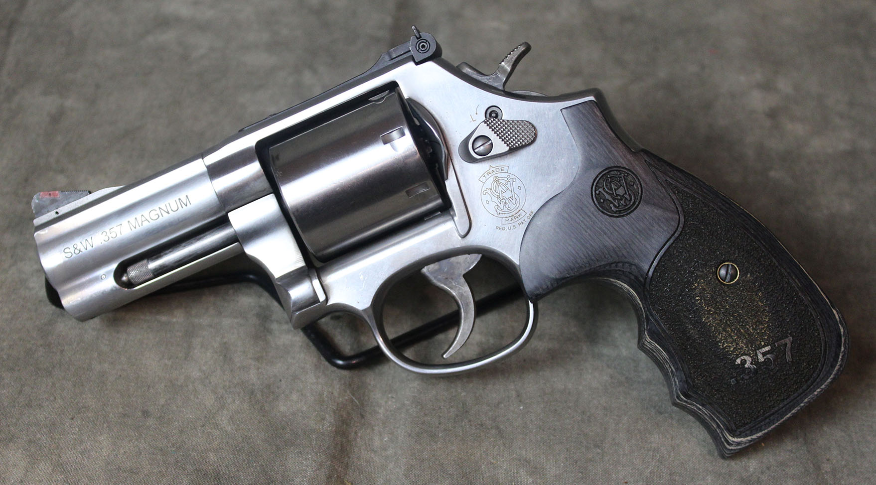 Image of Smith & Wesson ~ 686-6 ~ .357
