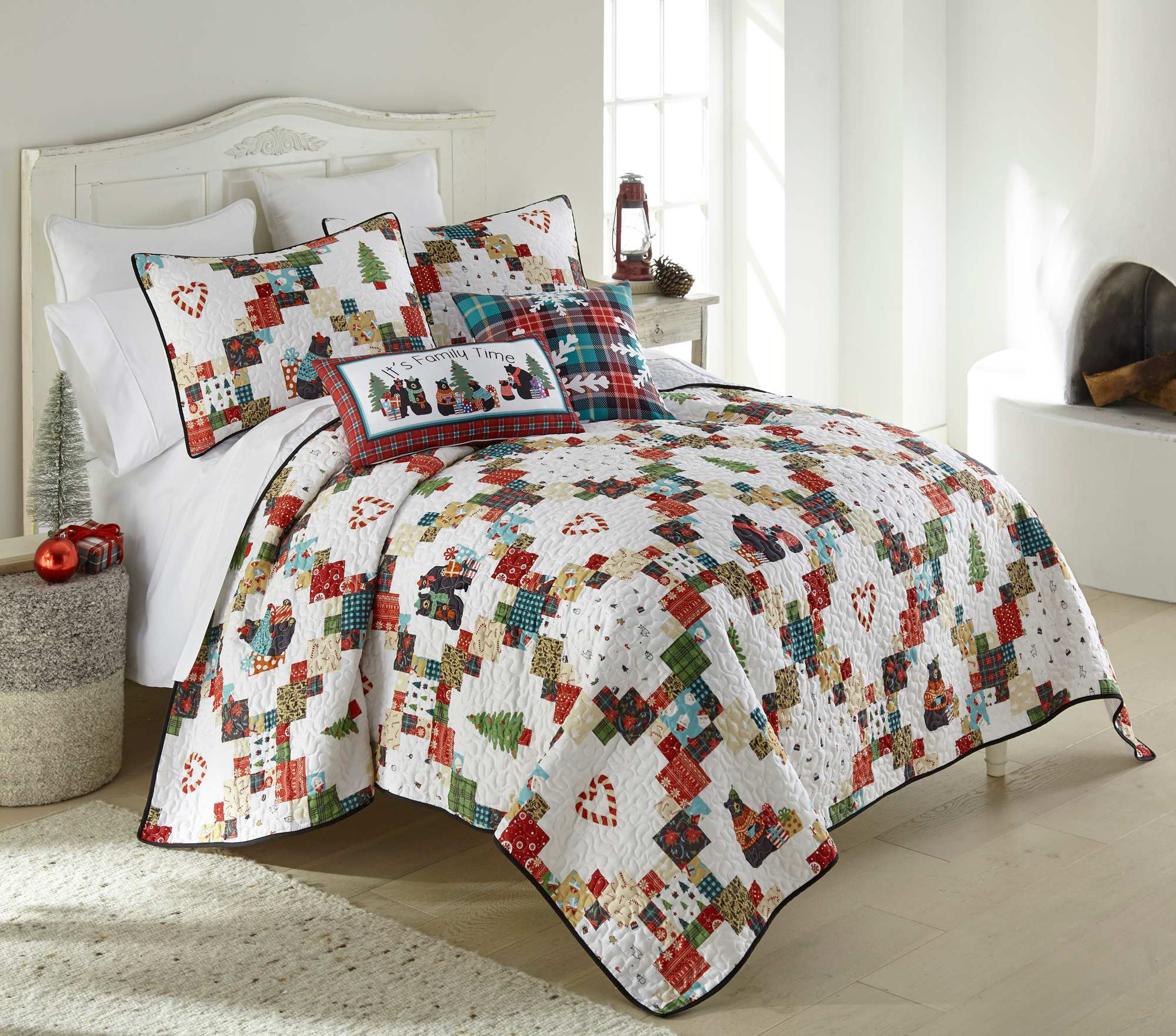 Image of Donna Sharp Holiday Love Quilted Bedding Set - Twin
