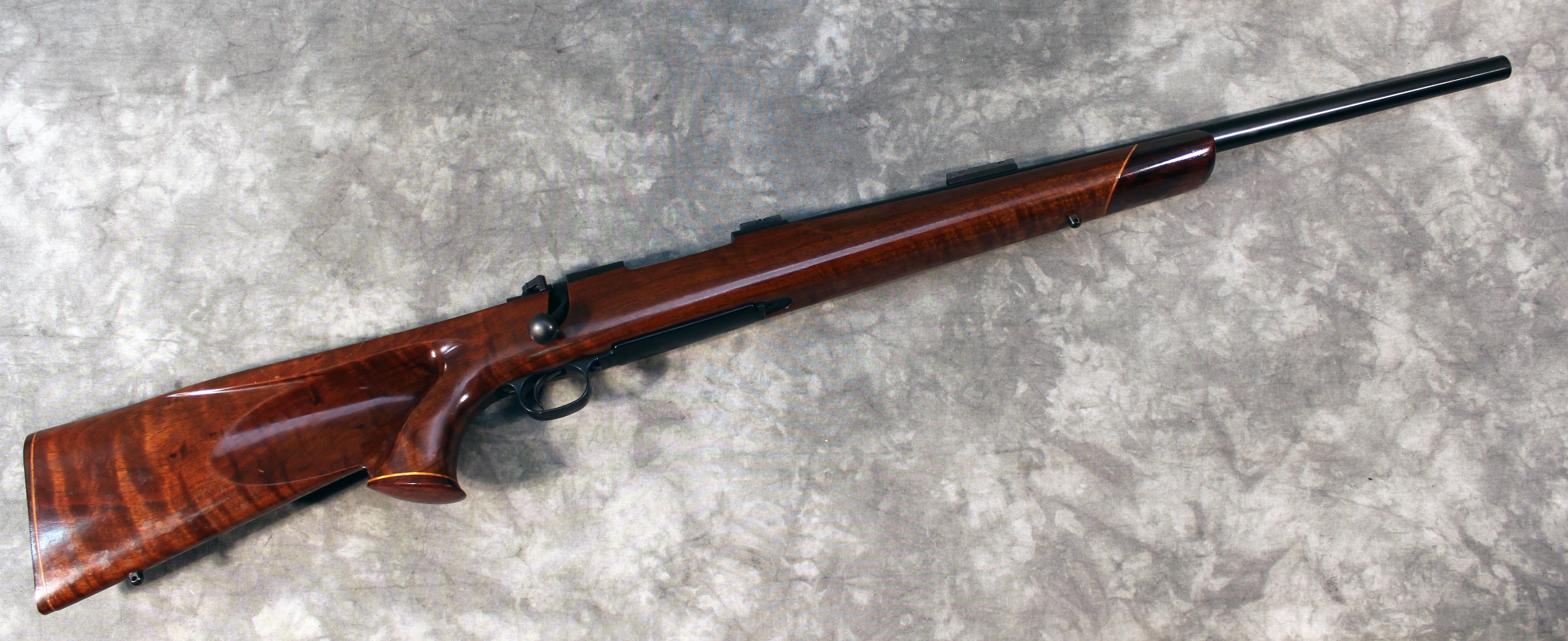 Winchester ~ Model 70 ~ .225 Winchester - Winchester