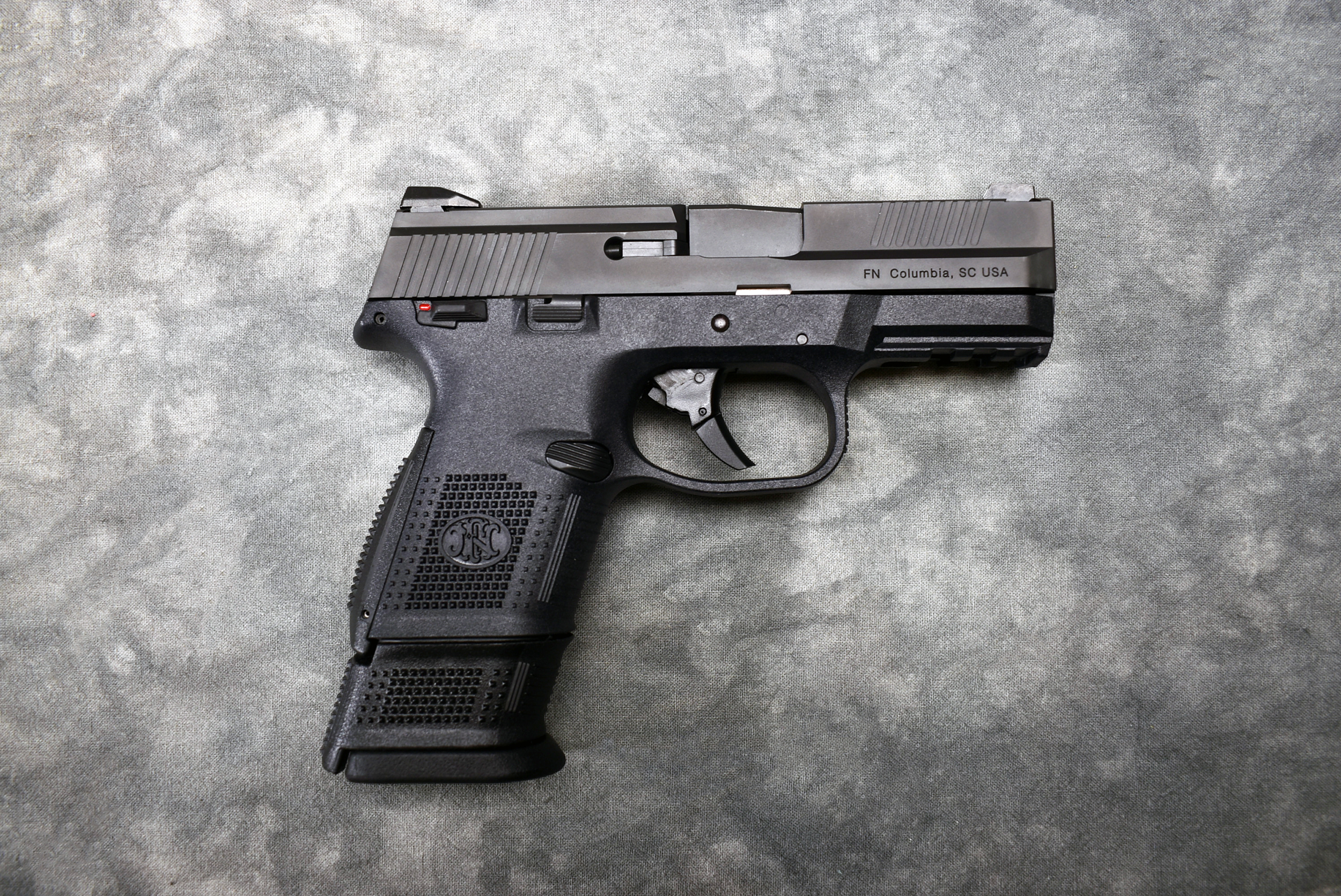 Image of FN ~ FNS-9C ~ 9mm Luger