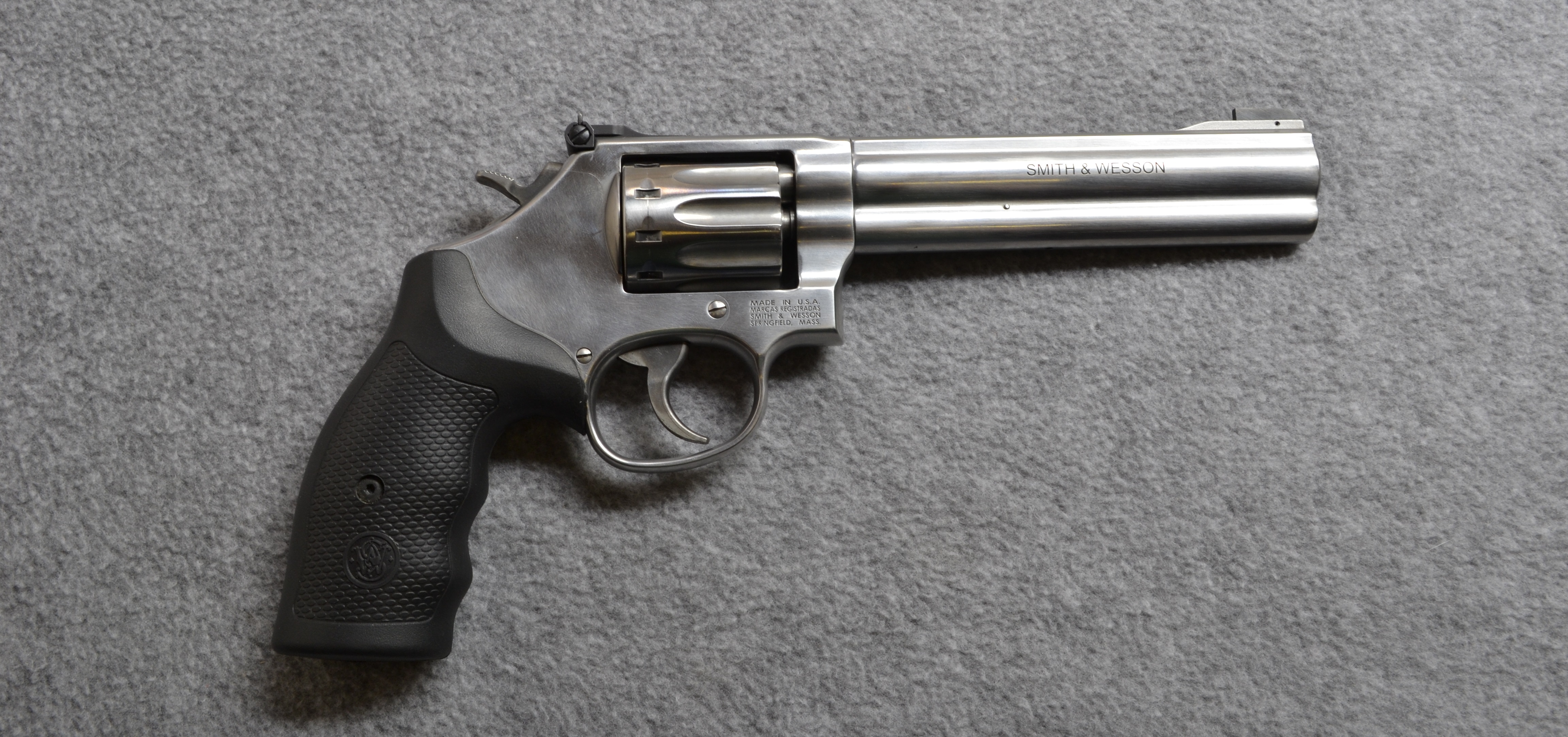 Image of Smith & Wesson~617-6~.22 LR.