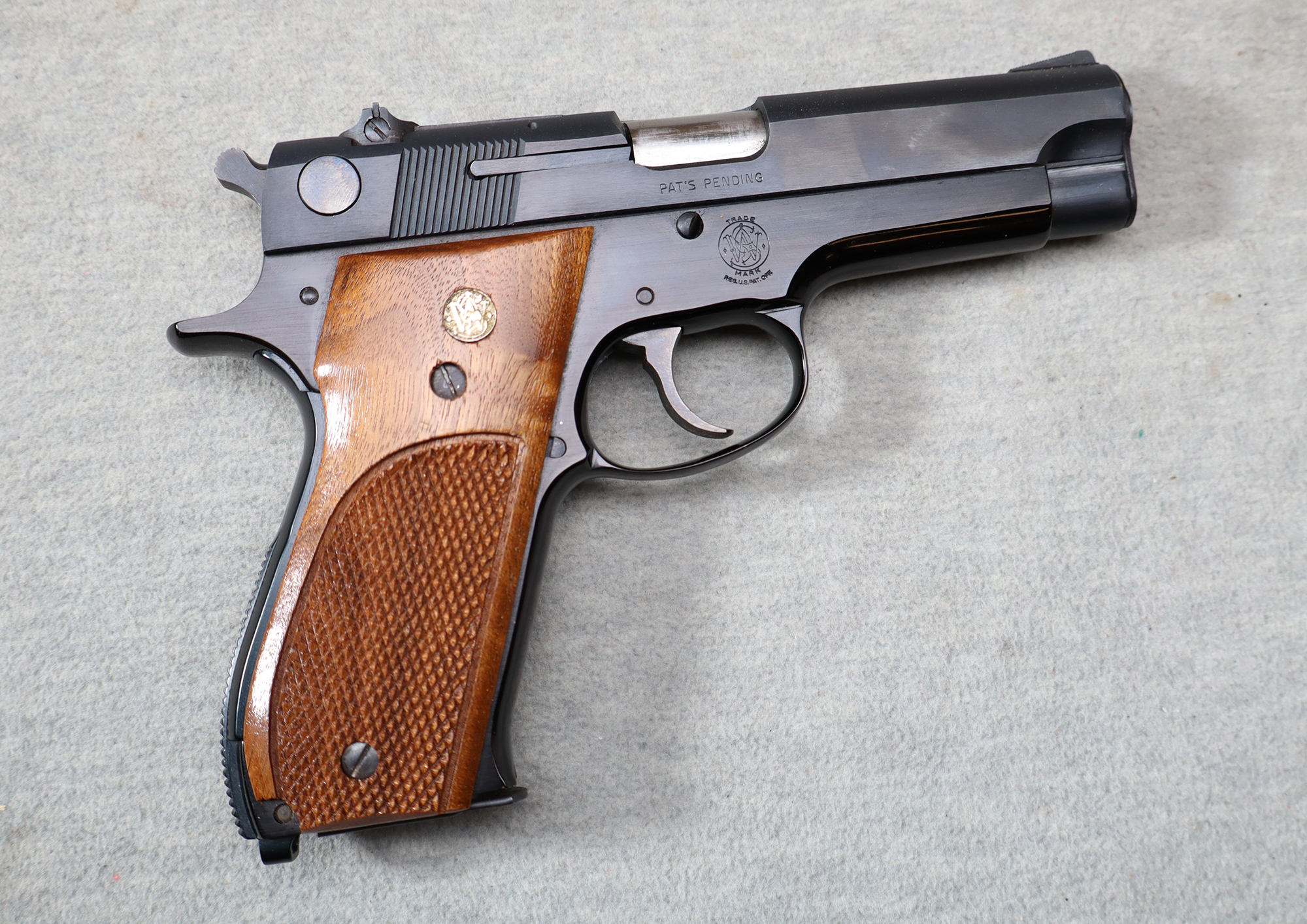 Image of Smith & Wesson ~ Model 39-2 ~ 9mm Luger
