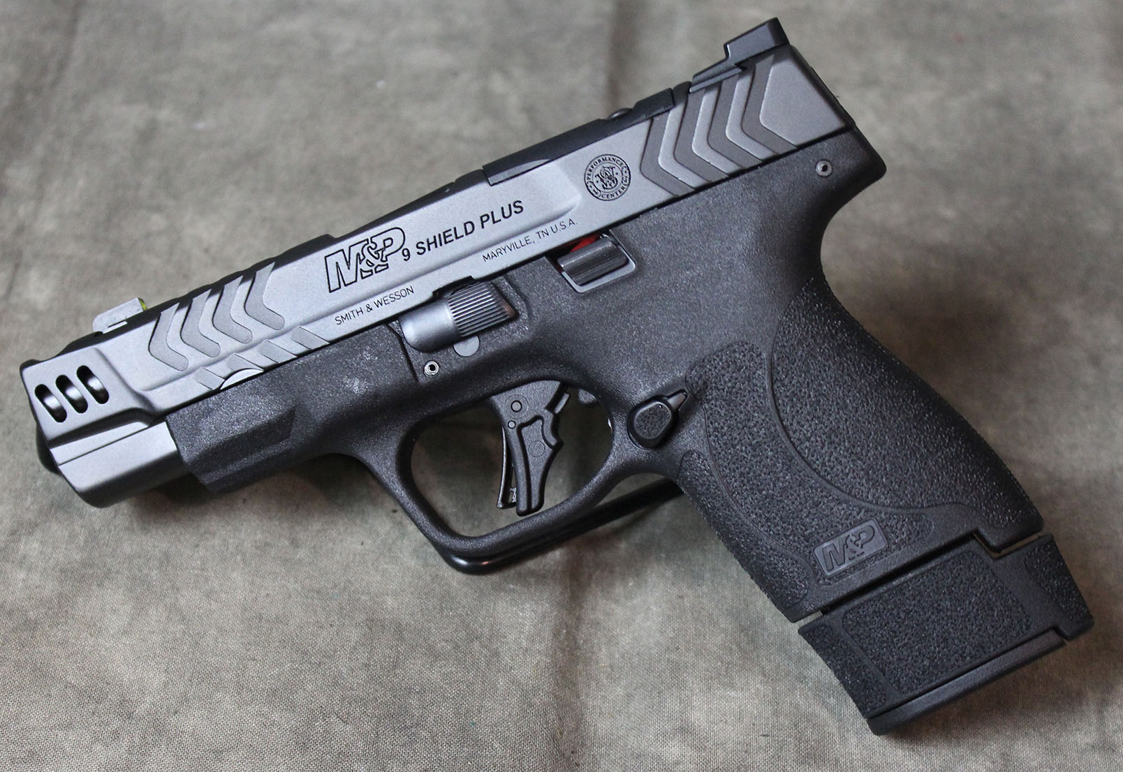 Smith &Wesson ~ M&ampP 9 Shield Plus ~ 9mm - Smith & Wesson