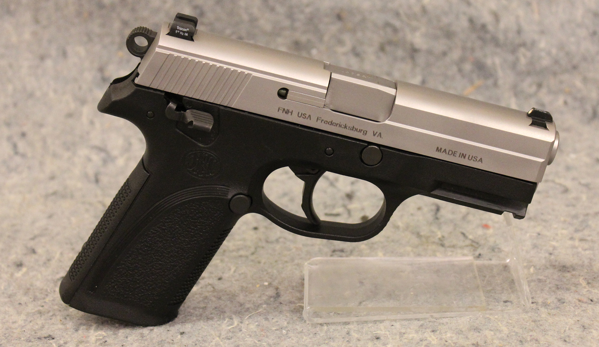 Image of FN ~ FNP-40 ~ .40 S&W