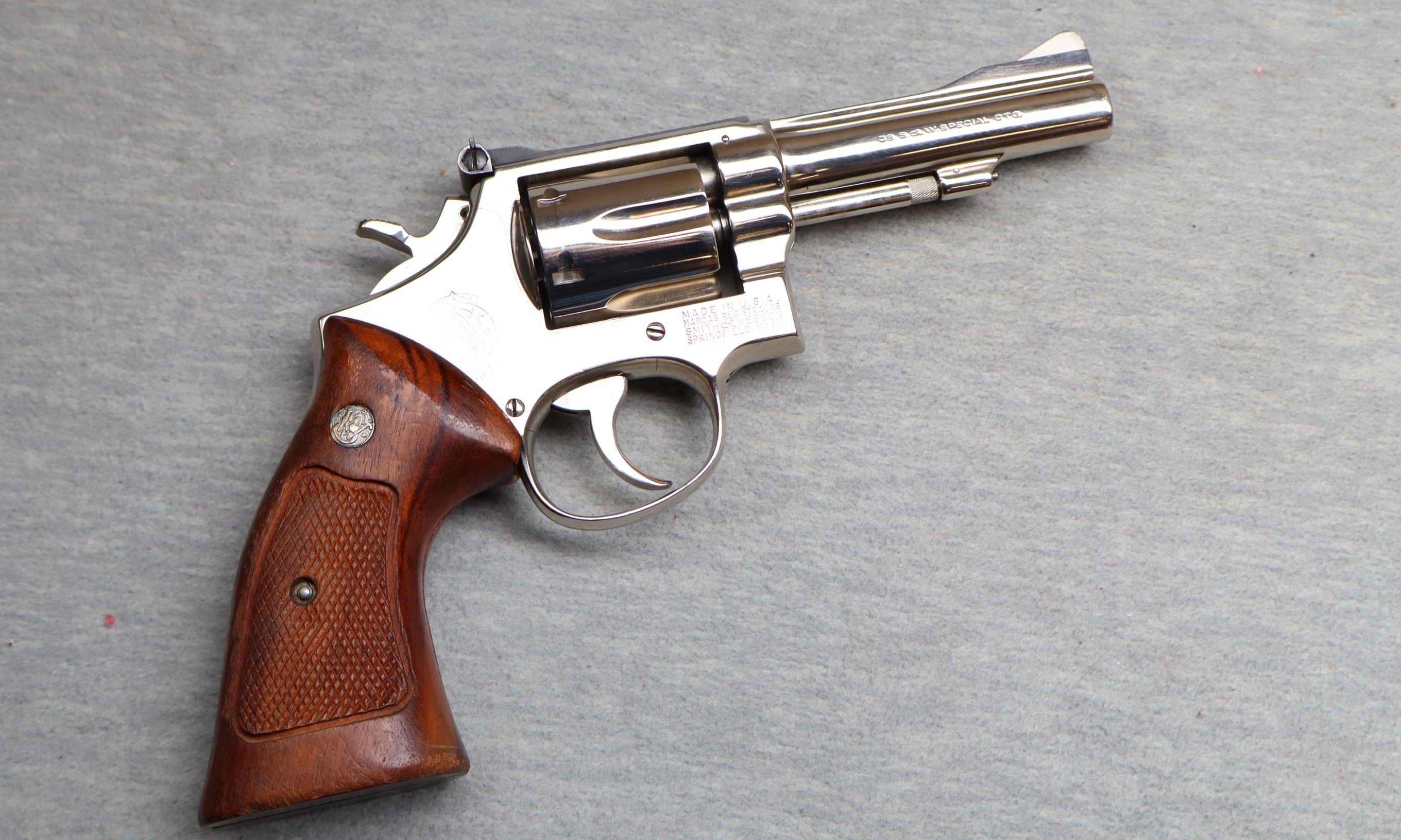 Image of Smith & Wesson ~ Model 15 ~ .38 Special