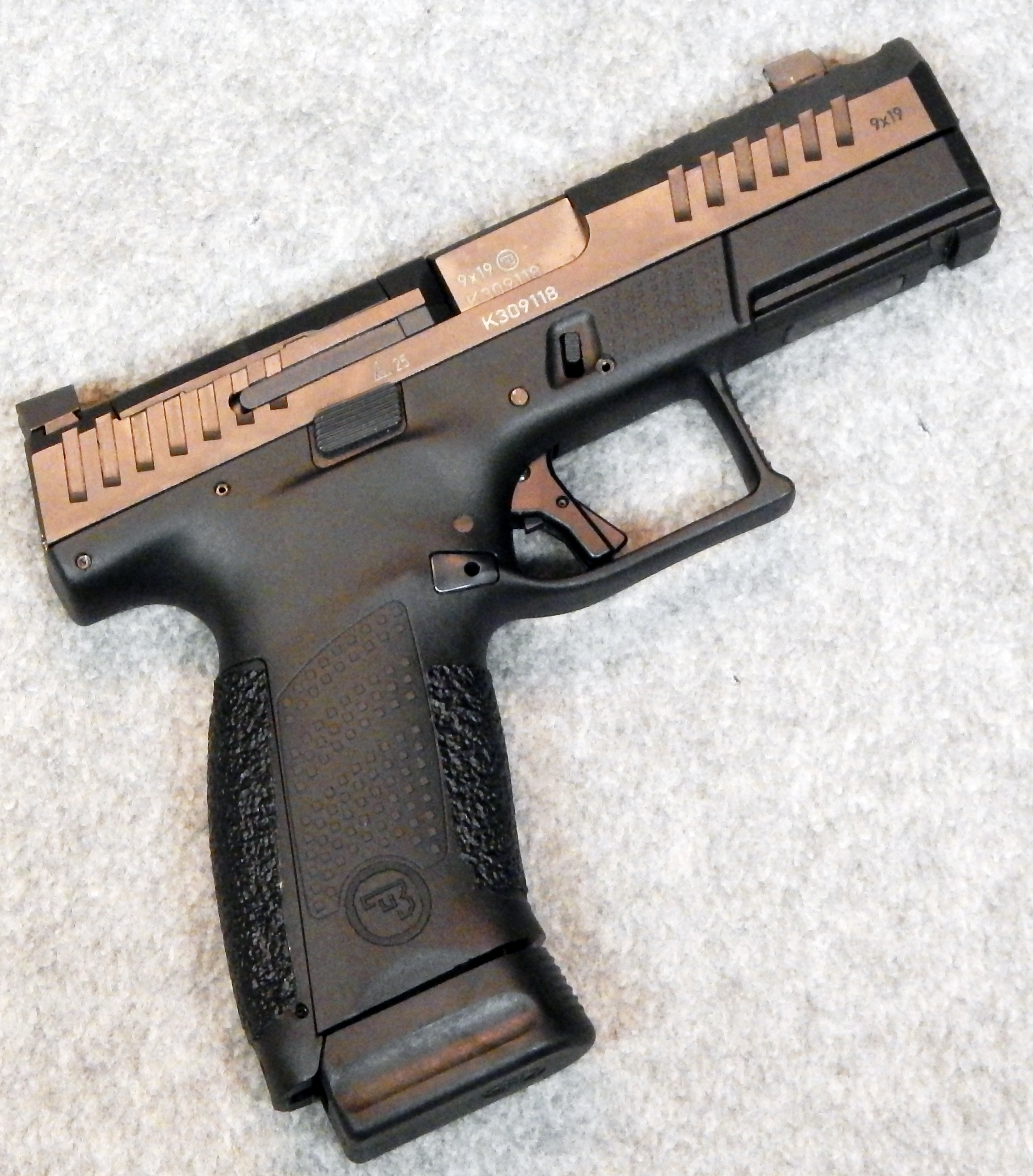 Image of CZ ~ P-10C Ported ~ 9 mm Luger.