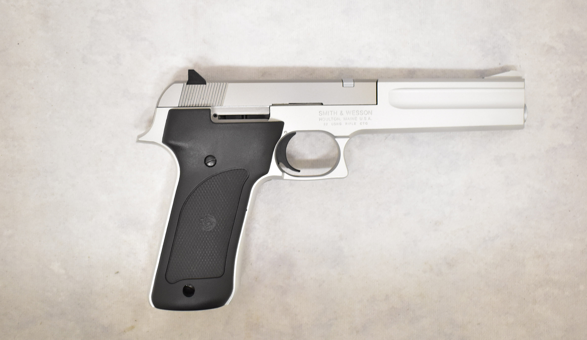 Smith &Wesson ~ 622 ~ .22 Long Rifle ~ 6.0″ - Smith & Wesson