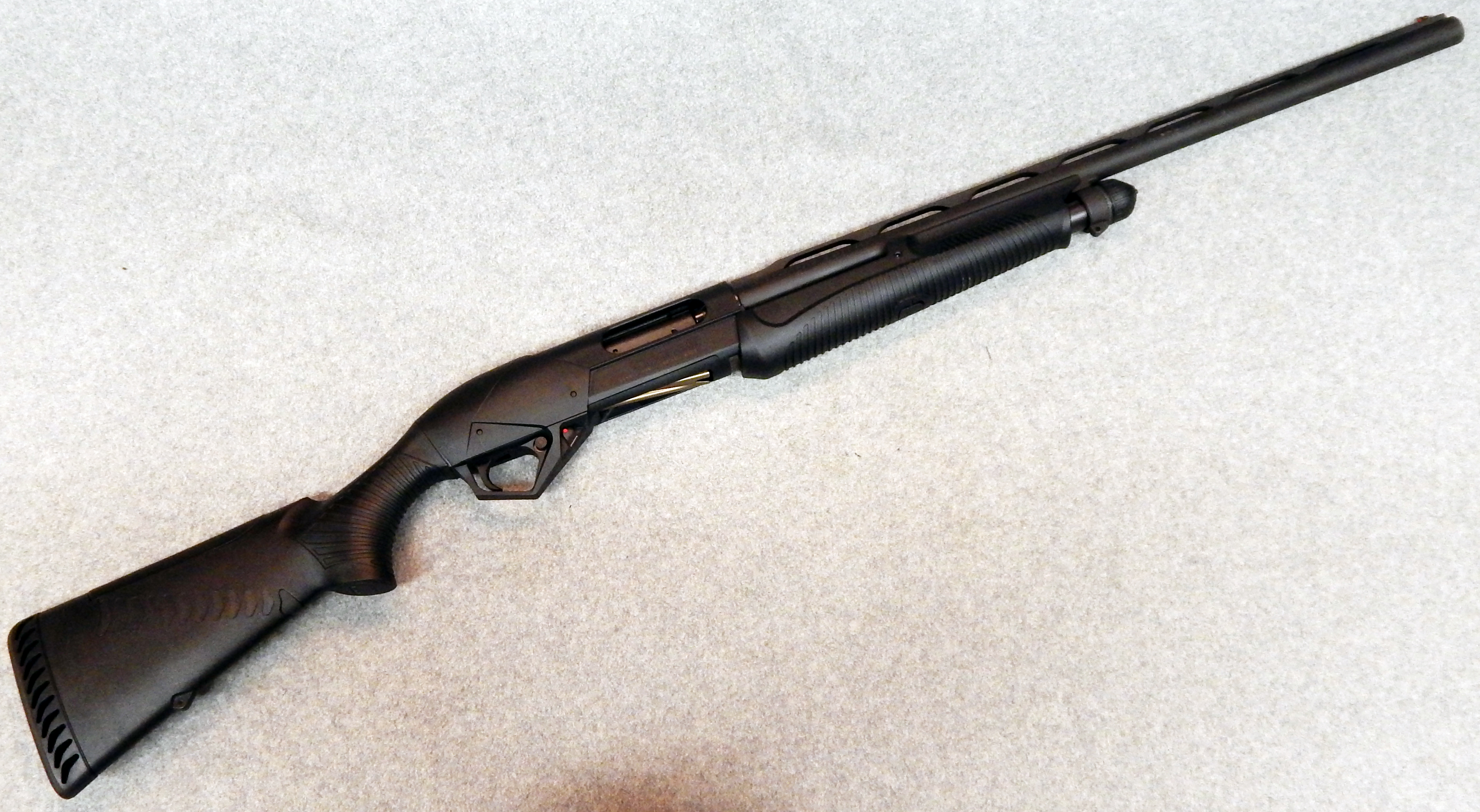 Benelli ~ SuperNova ~ 12 Gauge. - Benelli