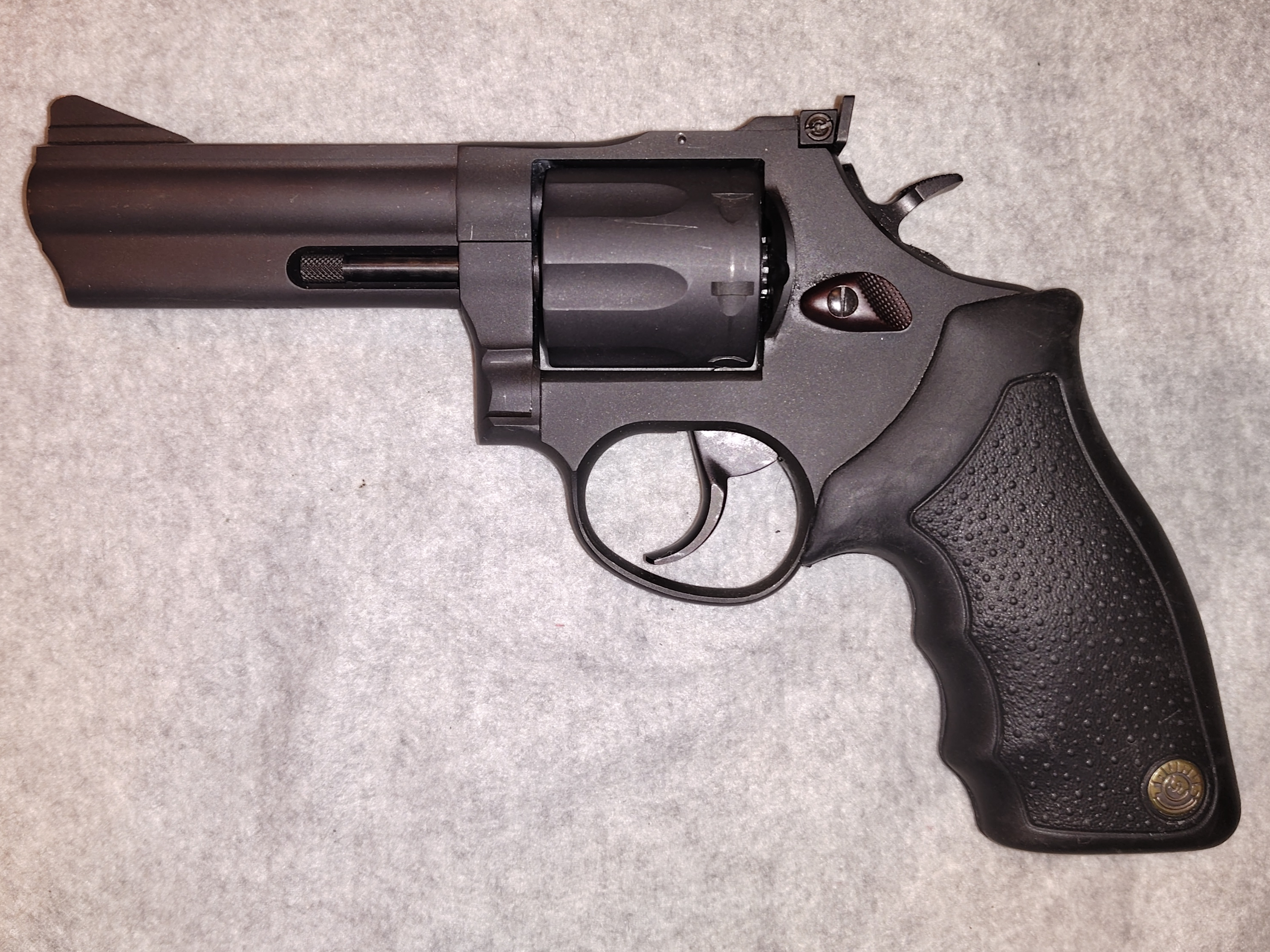 TAURUS ~ 66 ~ .357 MAGNUM - Taurus