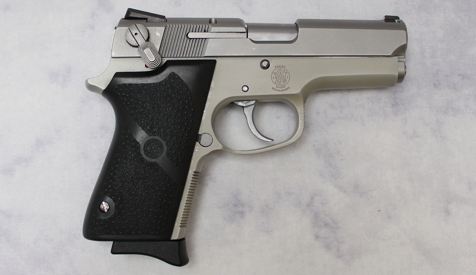 Image of Smith & Wesson ~ 3913 ~ 9mm Luger