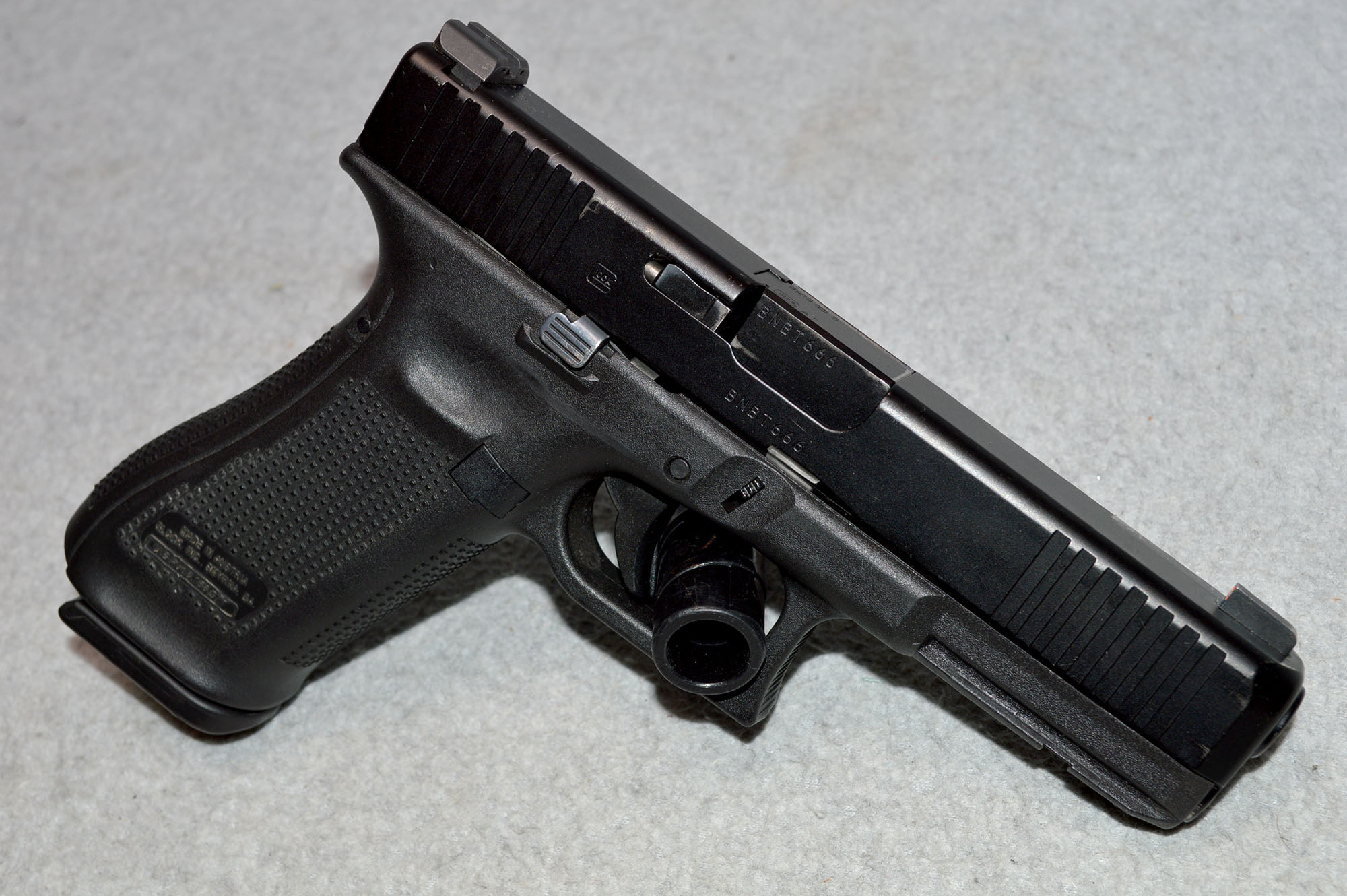 Glock ~ 17 Gen5 ~ 9mm Luger - Glock
