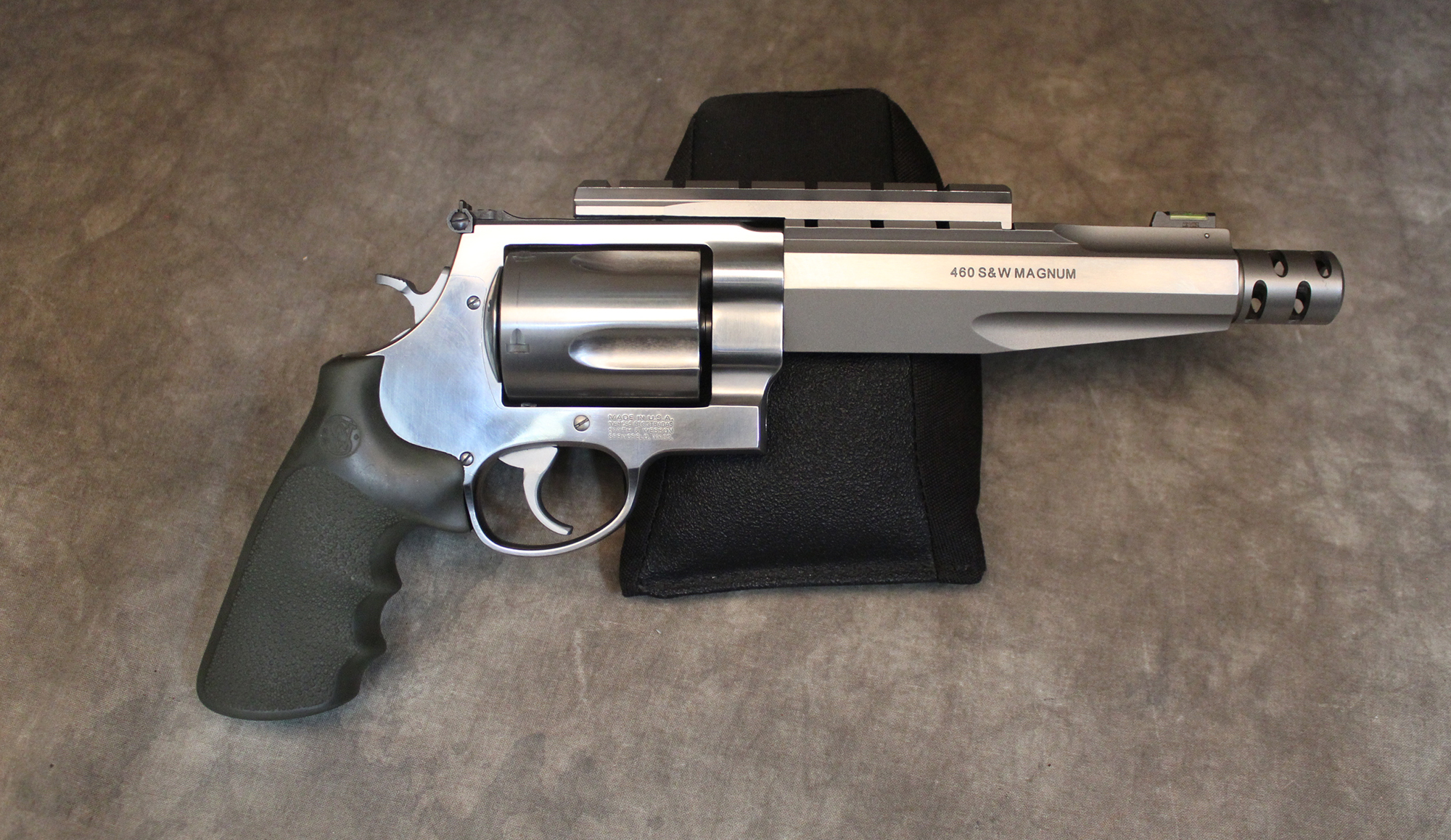 Image of Smith & Wesson~Performance Center 460 S&W Magnum