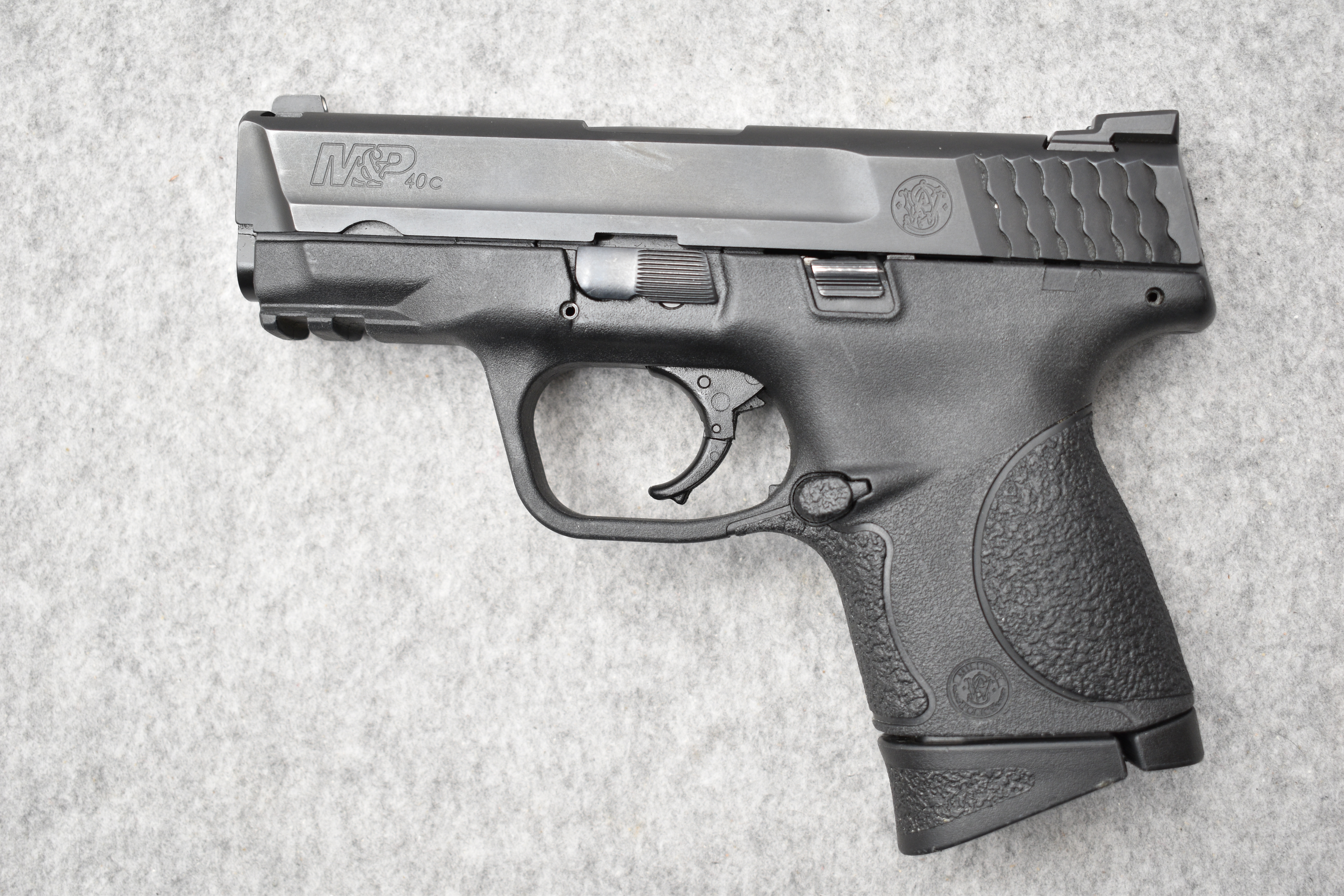 Image of Smith & Wesson ~ M&P 40C ~ .40 S&W