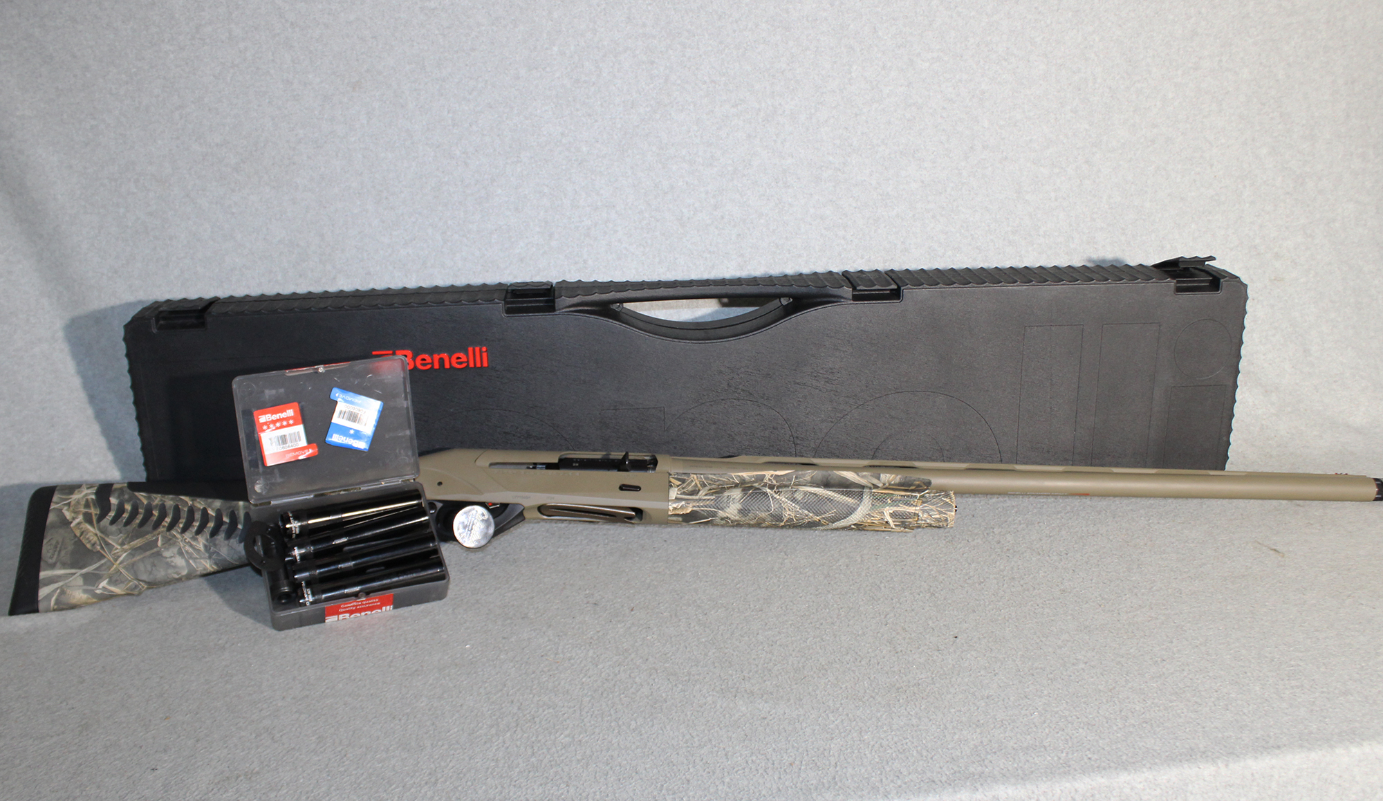 Benelli ~ Super Black Eagle 3 ~ 12 Gauge - Benelli