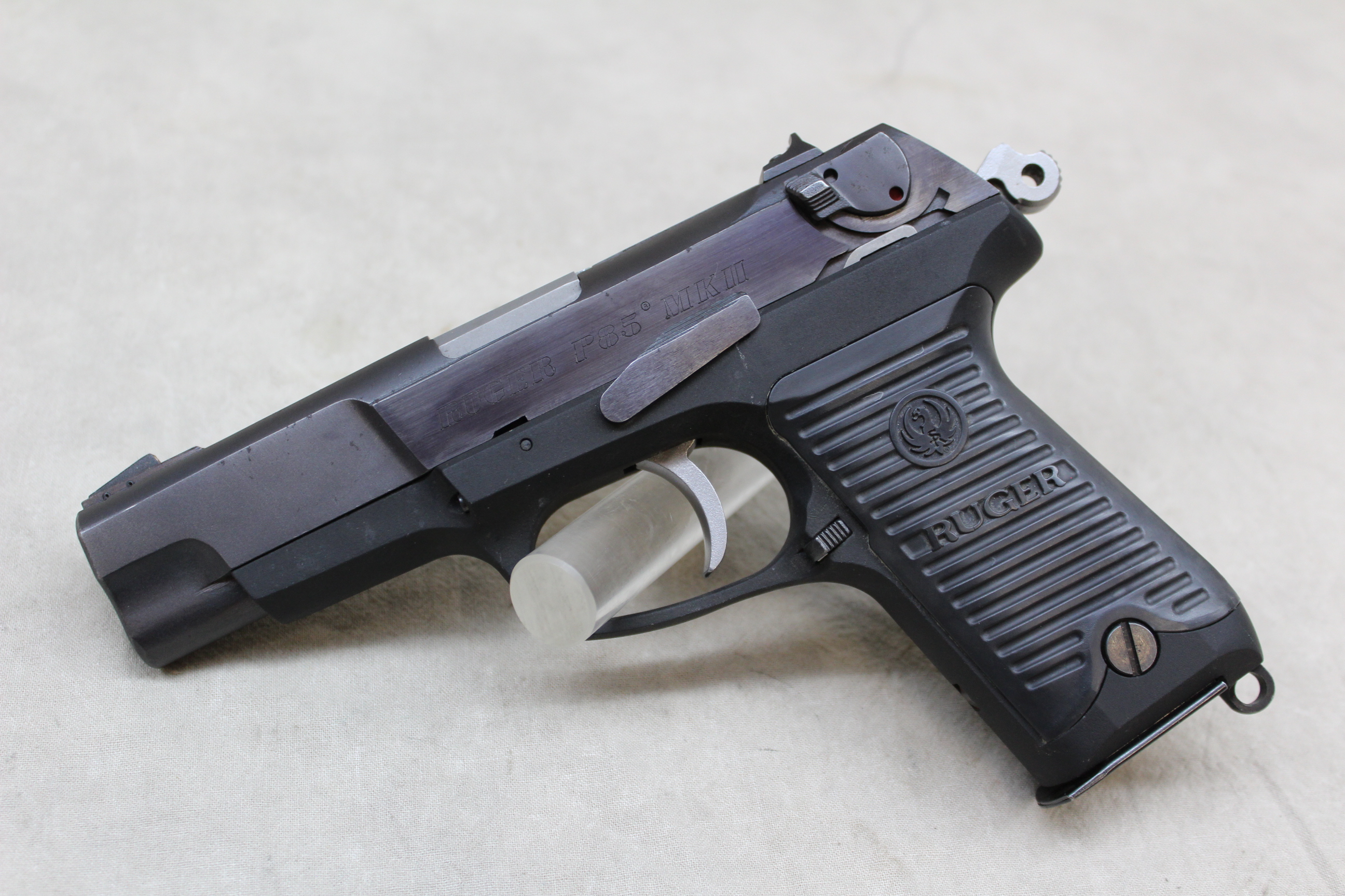 Image of Sturm Ruger & Co P85 MKII ~ 9MM Luger ~