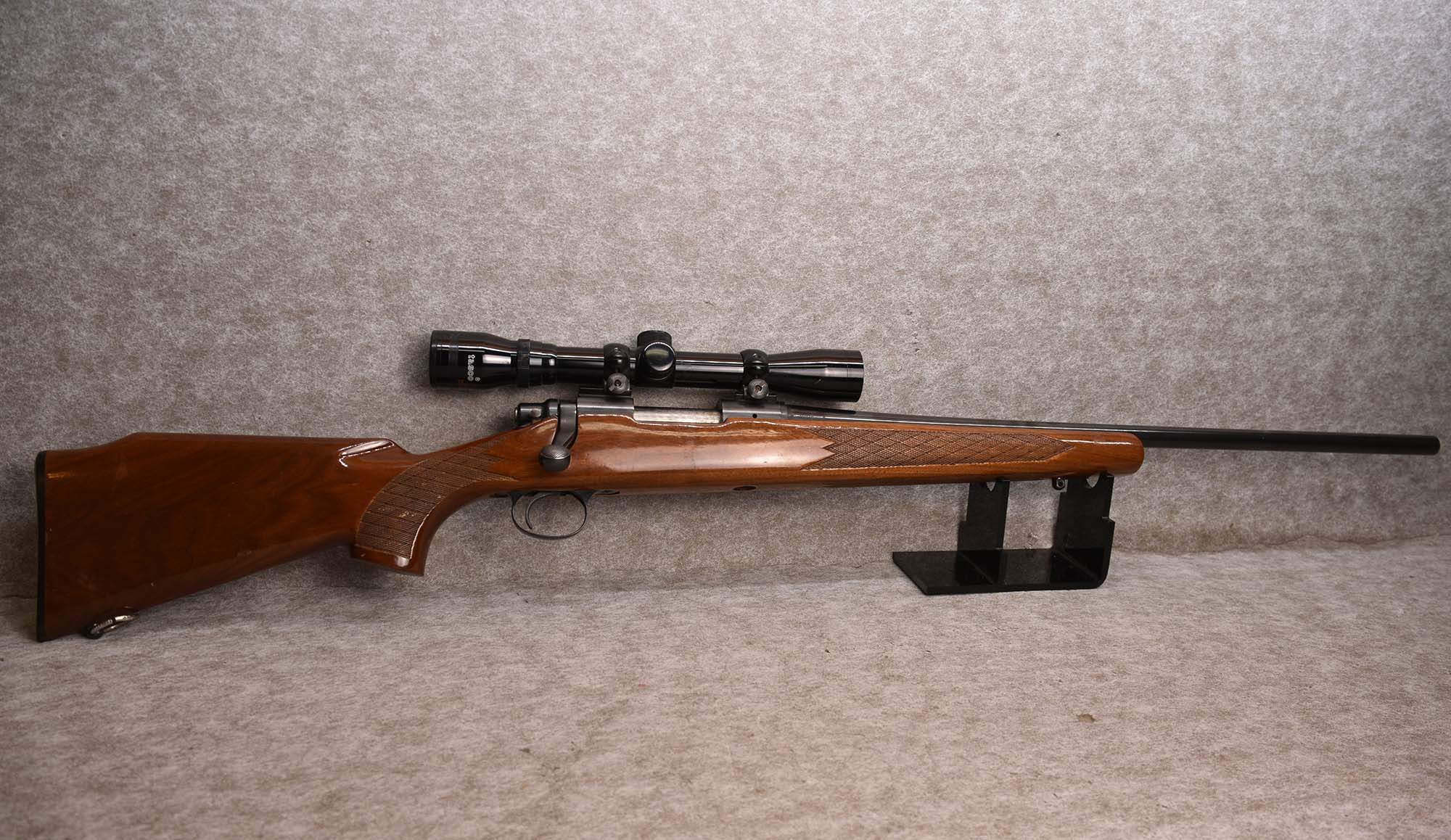 REMINGTON ~ MODEL 700 ~ .243 WINCHESTER - Remington