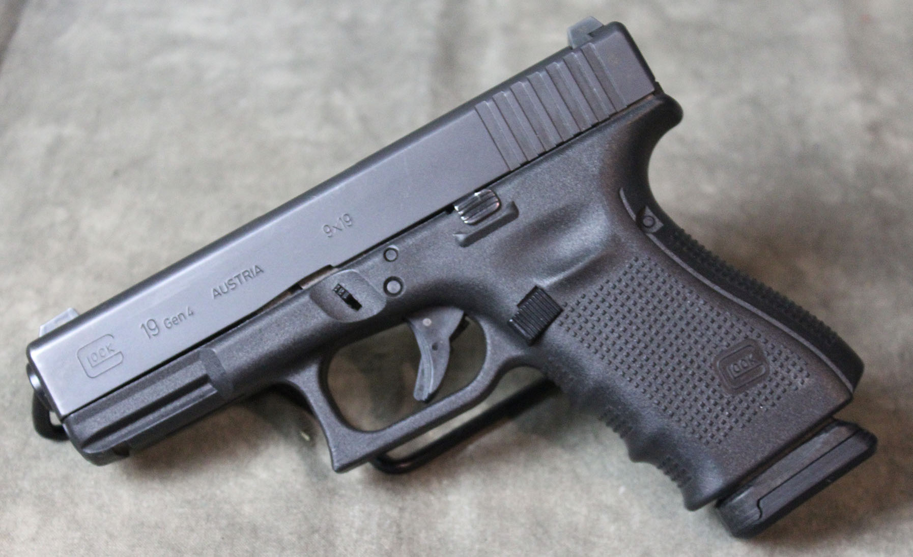 Glock ~ 19 Gen 4 ~ 9mm - Glock