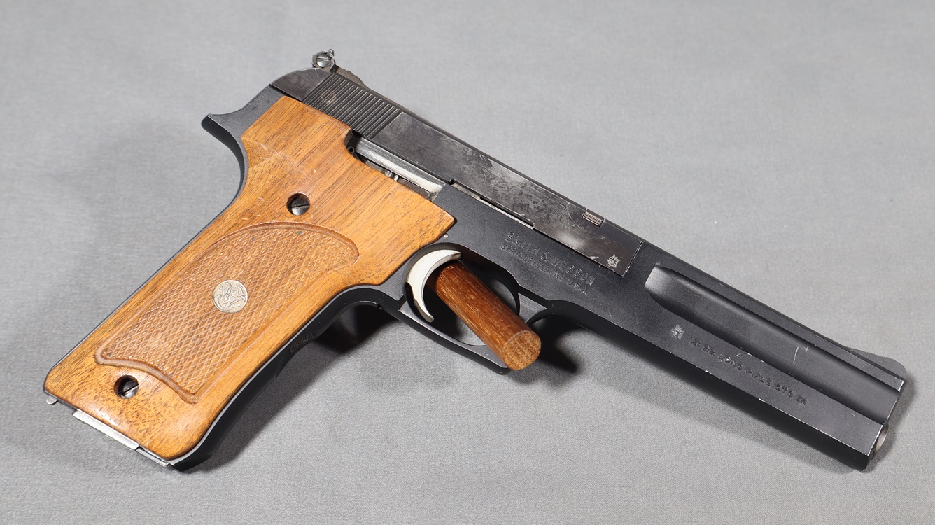 Smith &Wesson~422~.22 Long Rifle - Smith & Wesson