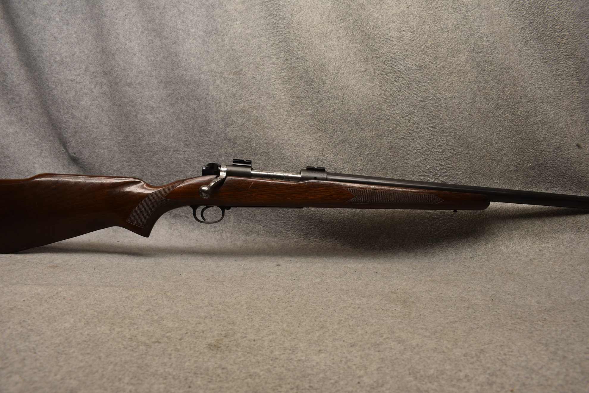 WINCHESTER ~ 70 ~ .220 SWIFT - Winchester