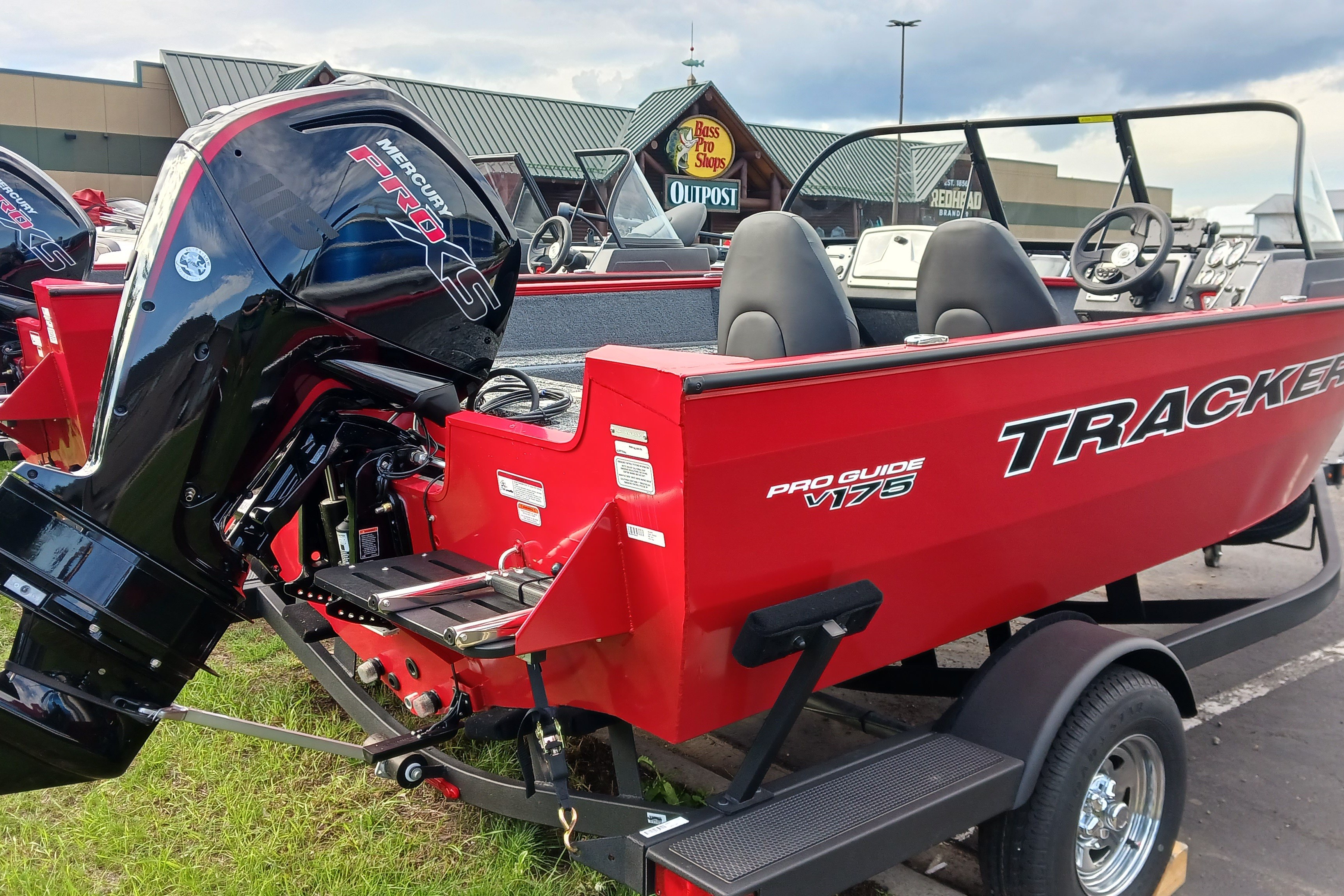 Image of 2026 TRACKER PRO GUIDE V-175 WT