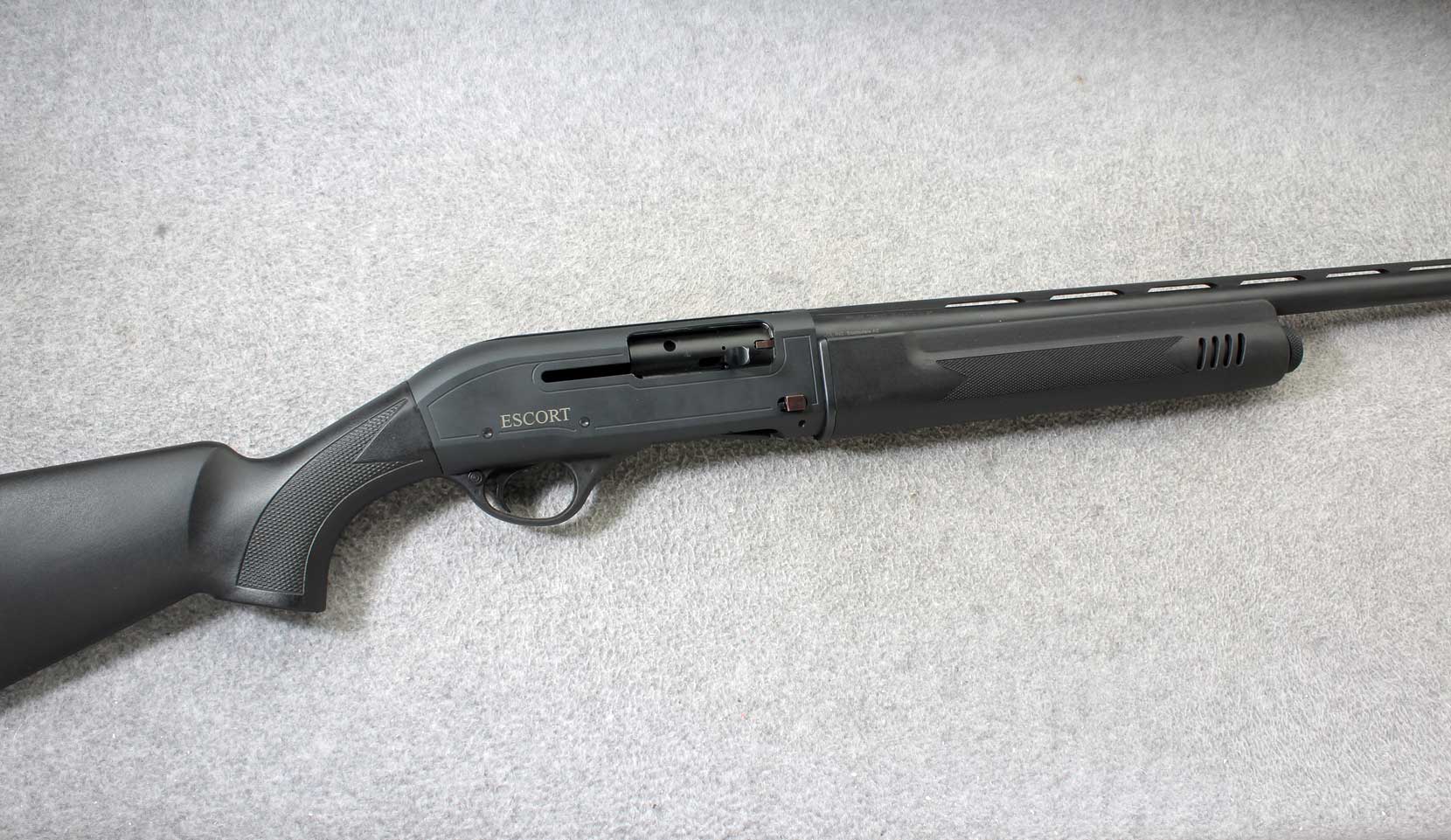 Image of Hatsan Arms ~ Escort Semi-Auto ~ 12 Gauge
