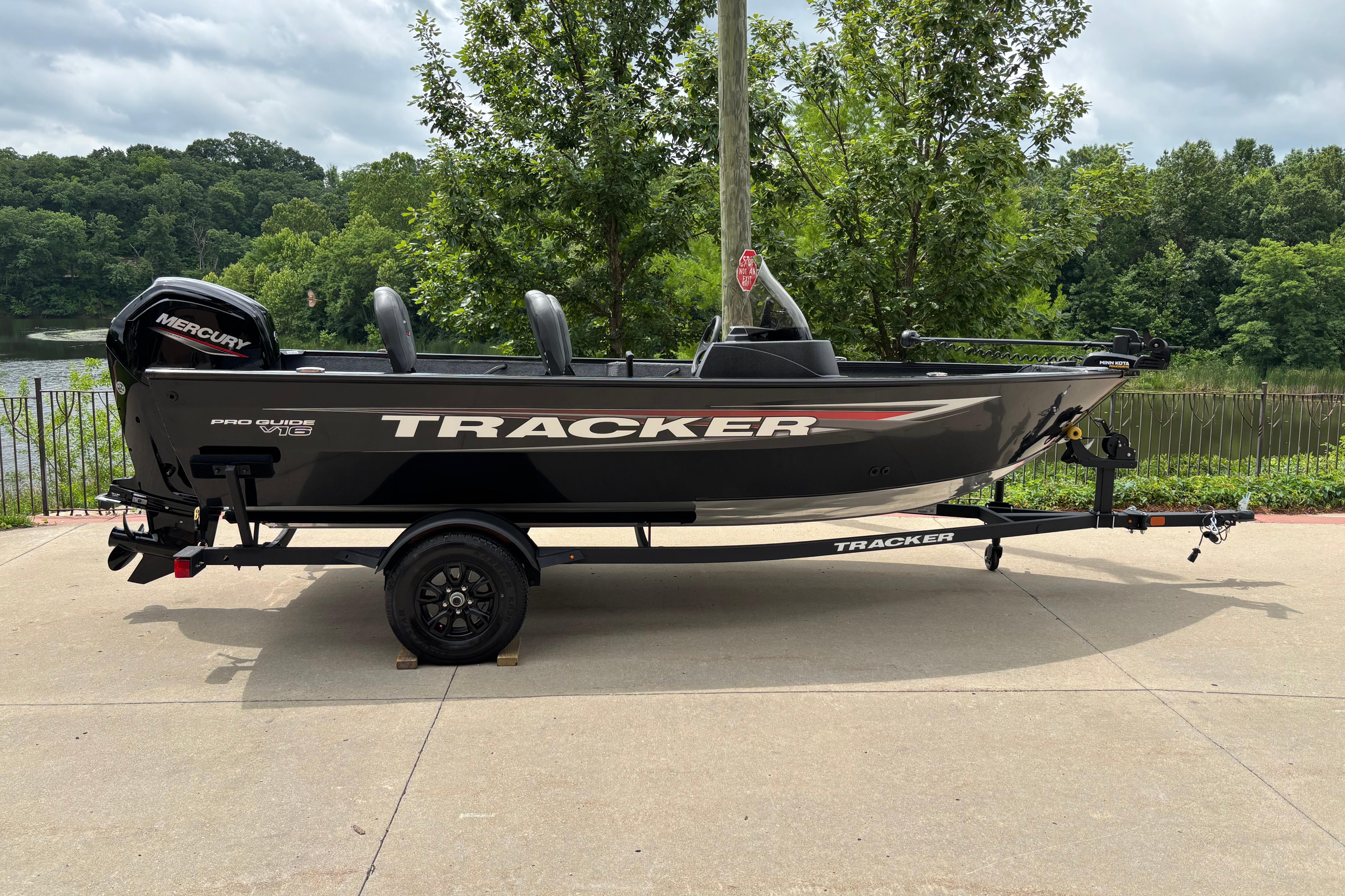 Image of 2026 TRACKER PRO GUIDE V-16 SC