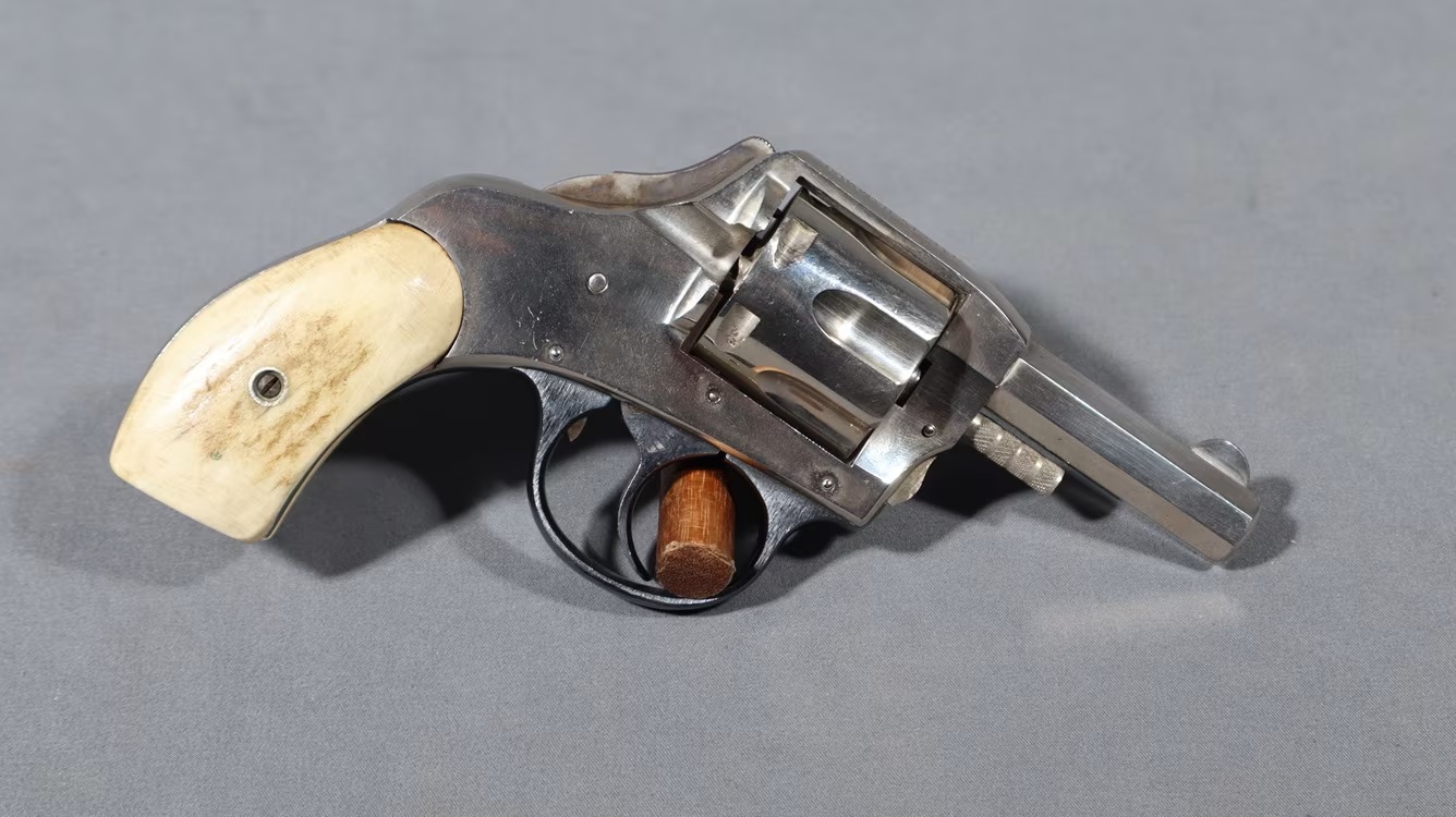 Image of Harrington & Richardson~ Safety Hammer Double Action~ .32 S&W