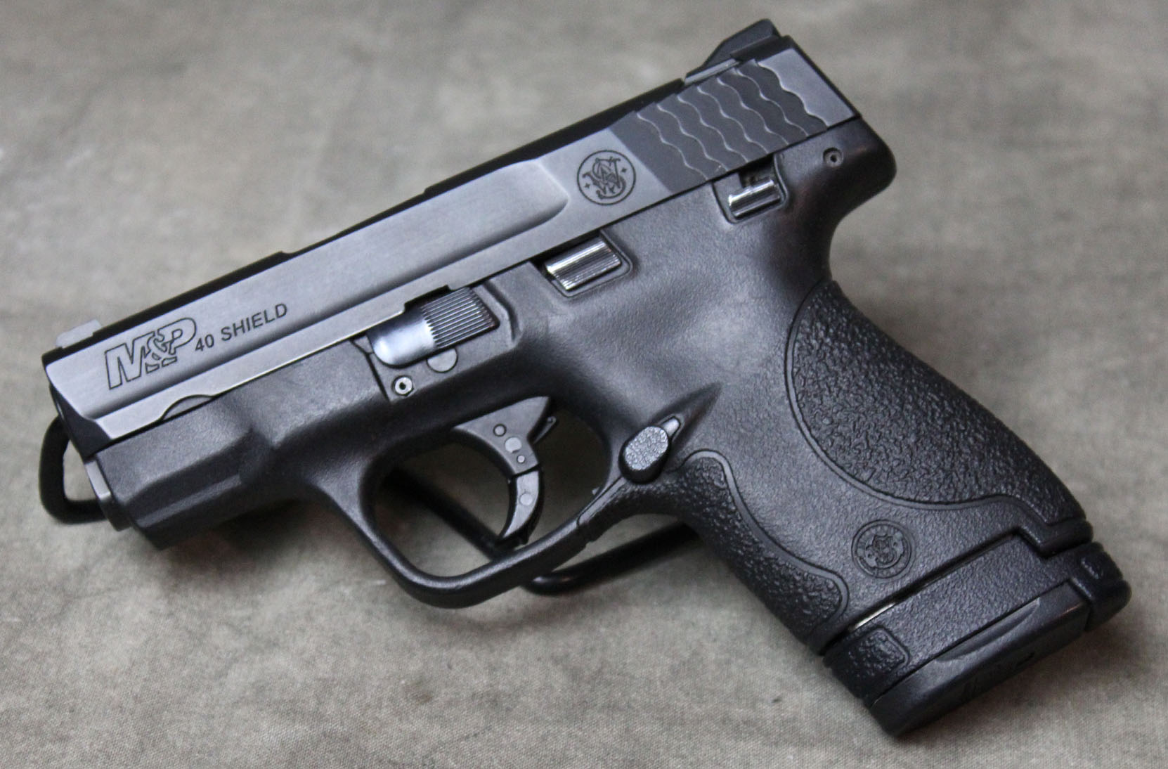 Image of Smith & Wesson ~ M&P 40 Shield ~ .40