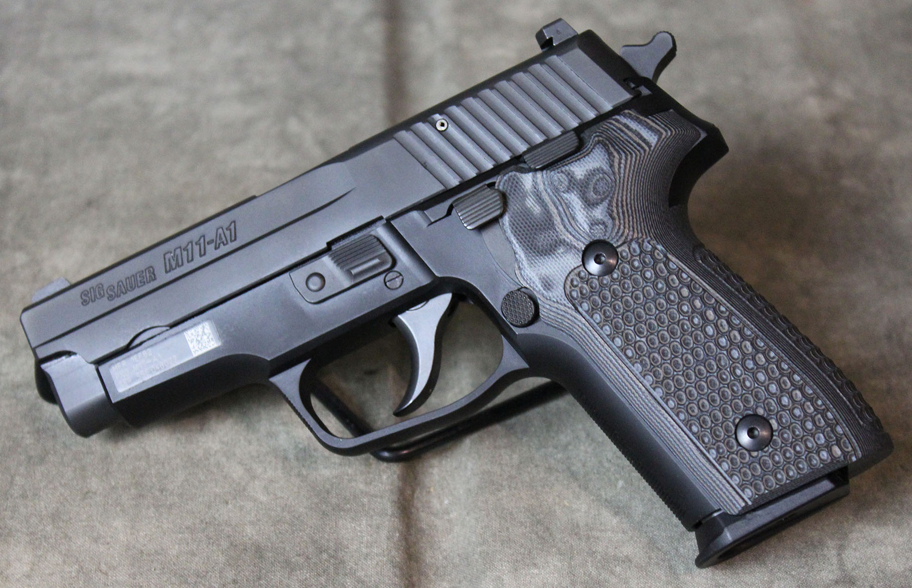 Sig Sauer ~ M11-A1 ~ 9mm - Sig Sauer