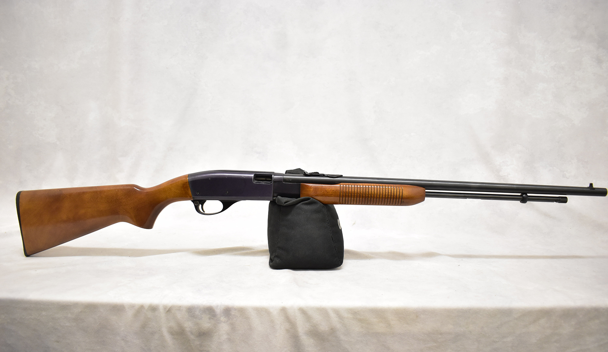 Remington ~ 572 ~ .22 S, L, LR - Remington