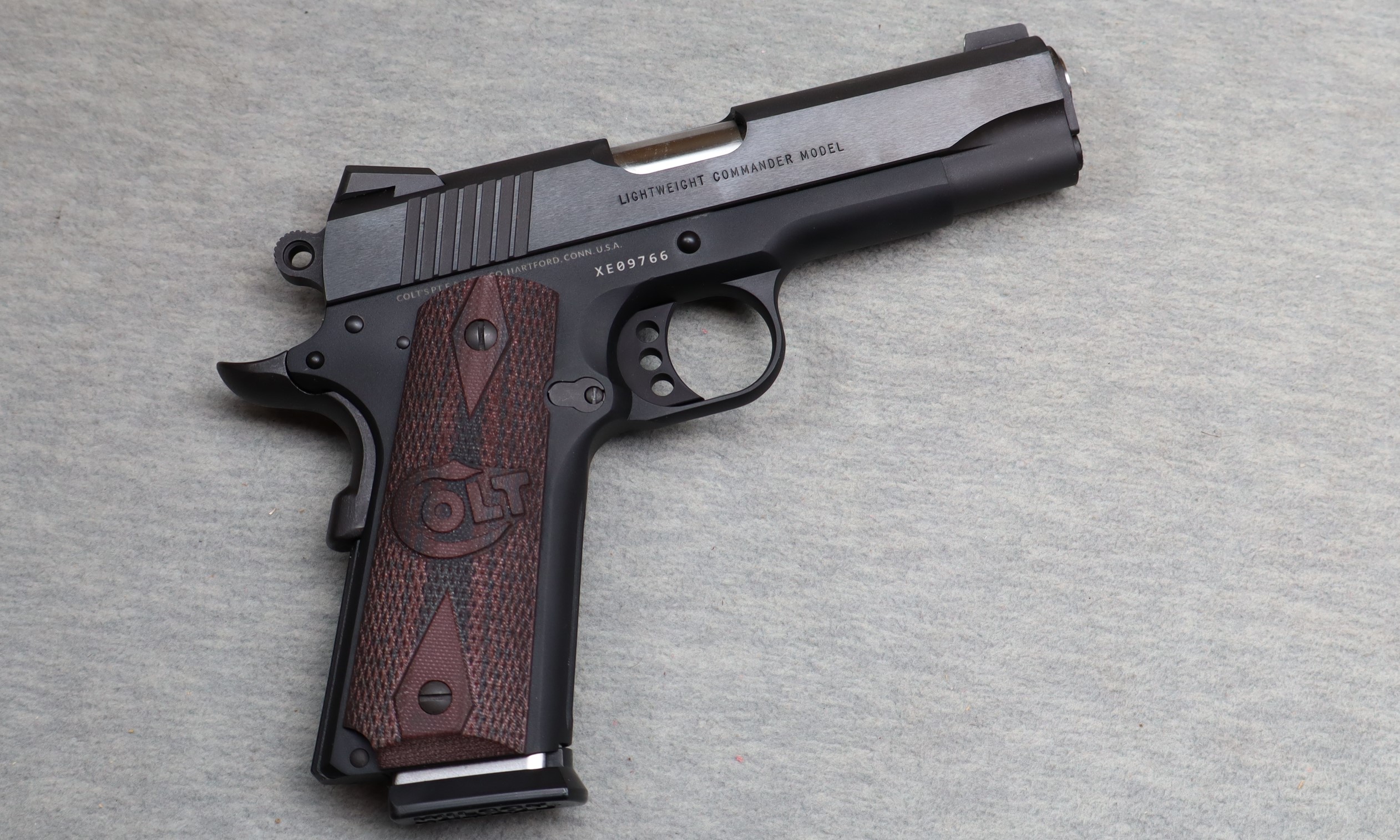 Colt ~ Lightweight Commander ~ .45 Auto - Colt