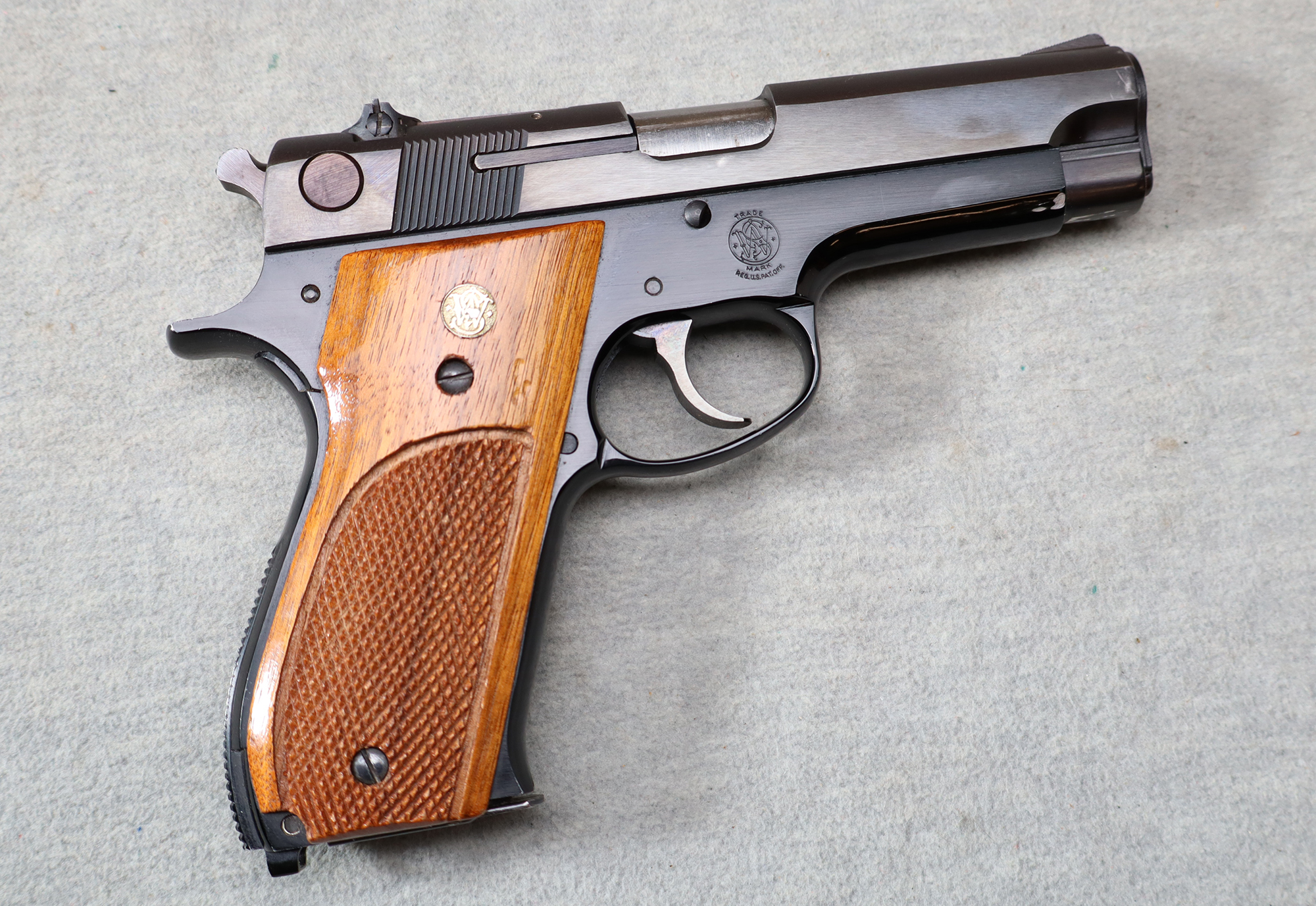 Smith &Wesson ~ Model 39-2 ~ 9mm Luger - Smith & Wesson