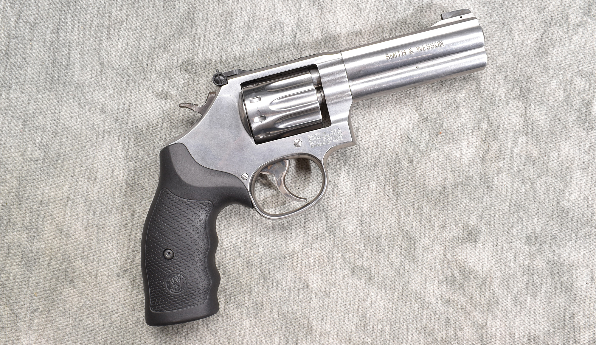 Image of SMITH & WESSON ~ 617-5 ~ .22 LONG RIFLE