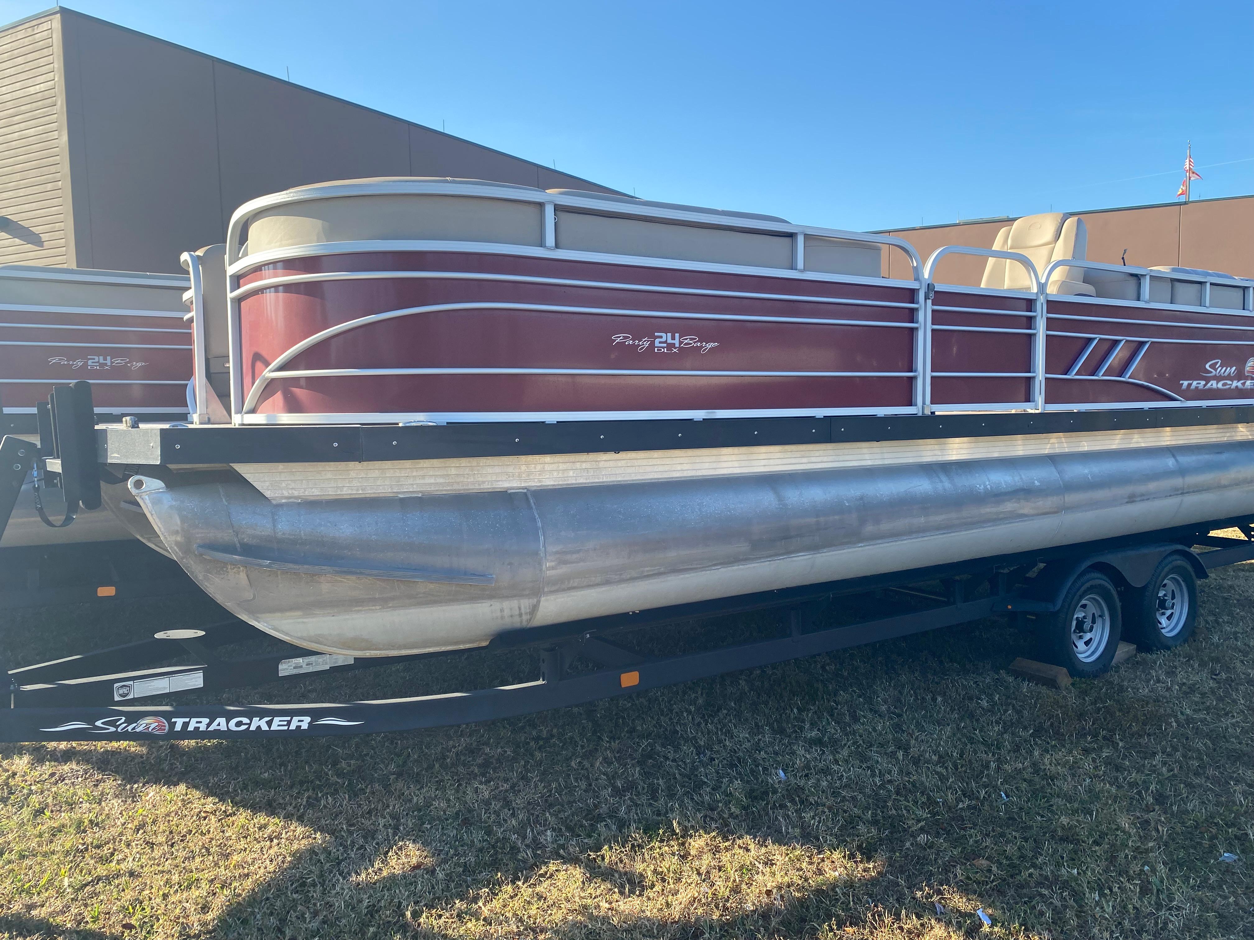 Image of Pre-Owned 2020 Sun Tracker Party Barge 24 DLX