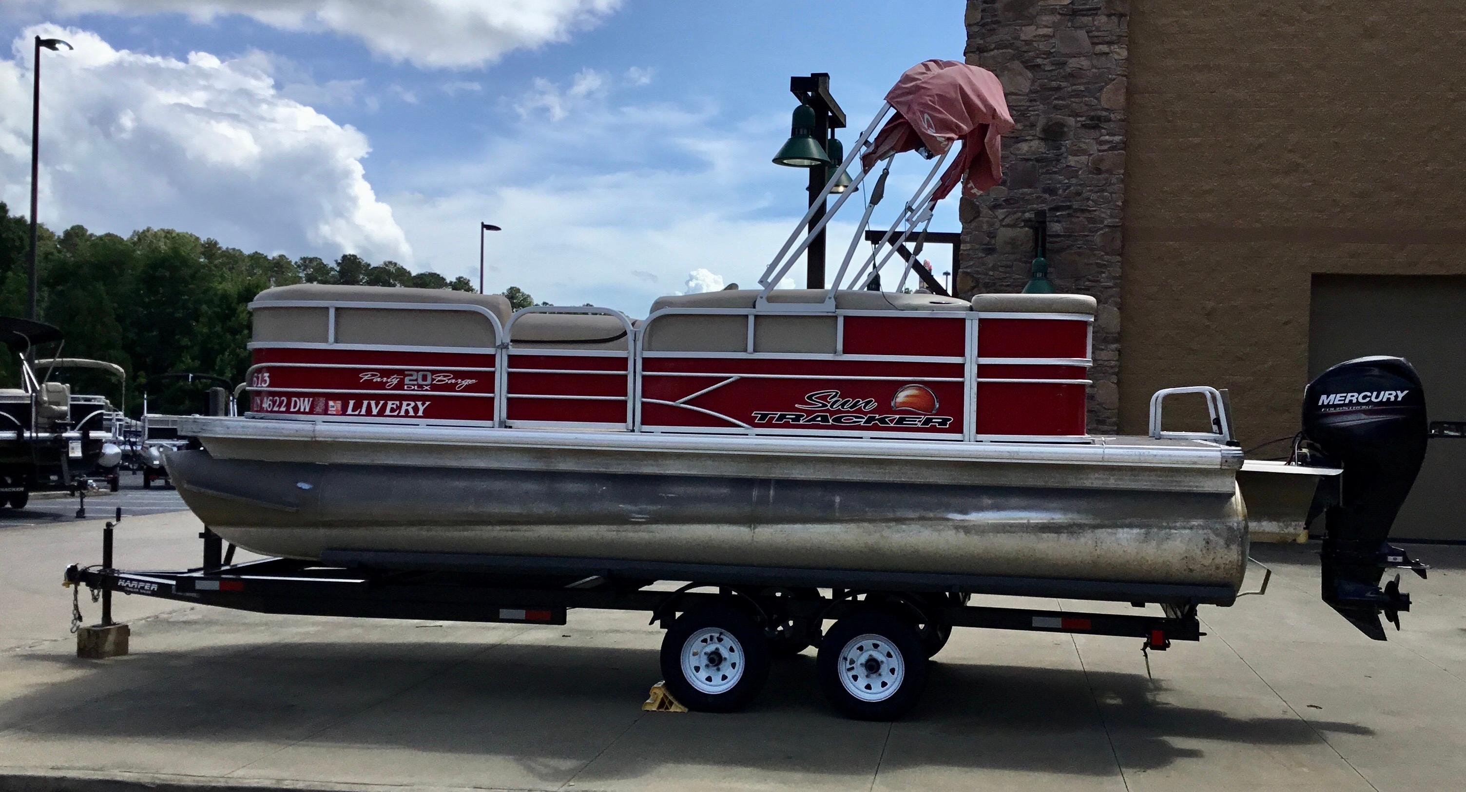 Image of Pre-Owned 2016 Sun Tracker Party Barge 20 DLX