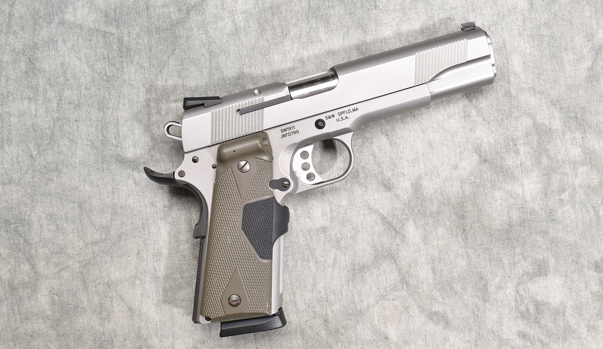 Image of SMITH & WESSON ~ SW1911 ~ .45 AUTO