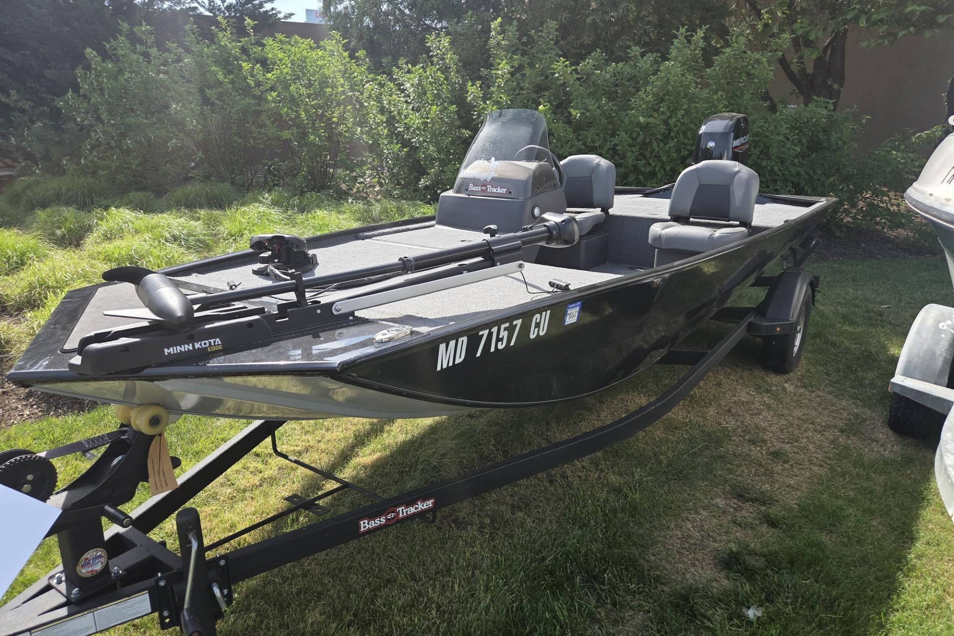 Image of Pre-Owned 2024 Tracker Bass Tracker Classic XL