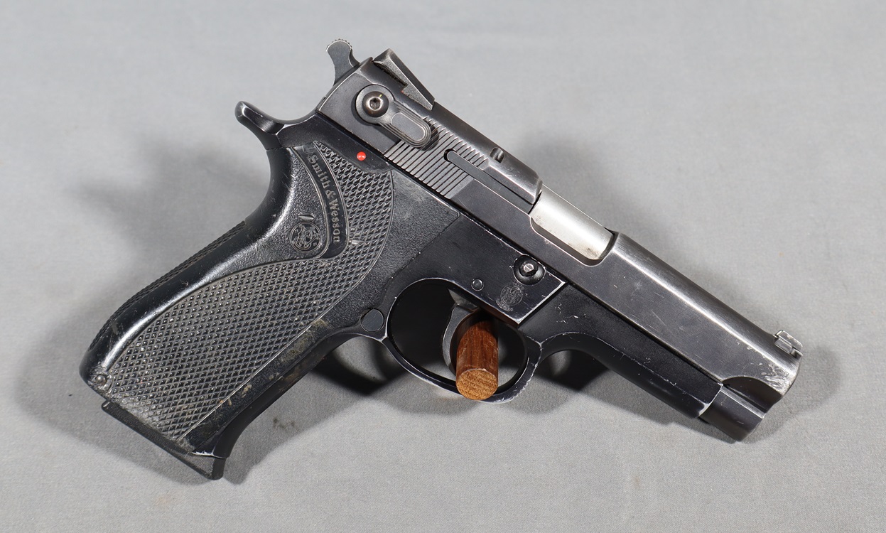 Image of Smith & Wesson~5904~9mm Luger